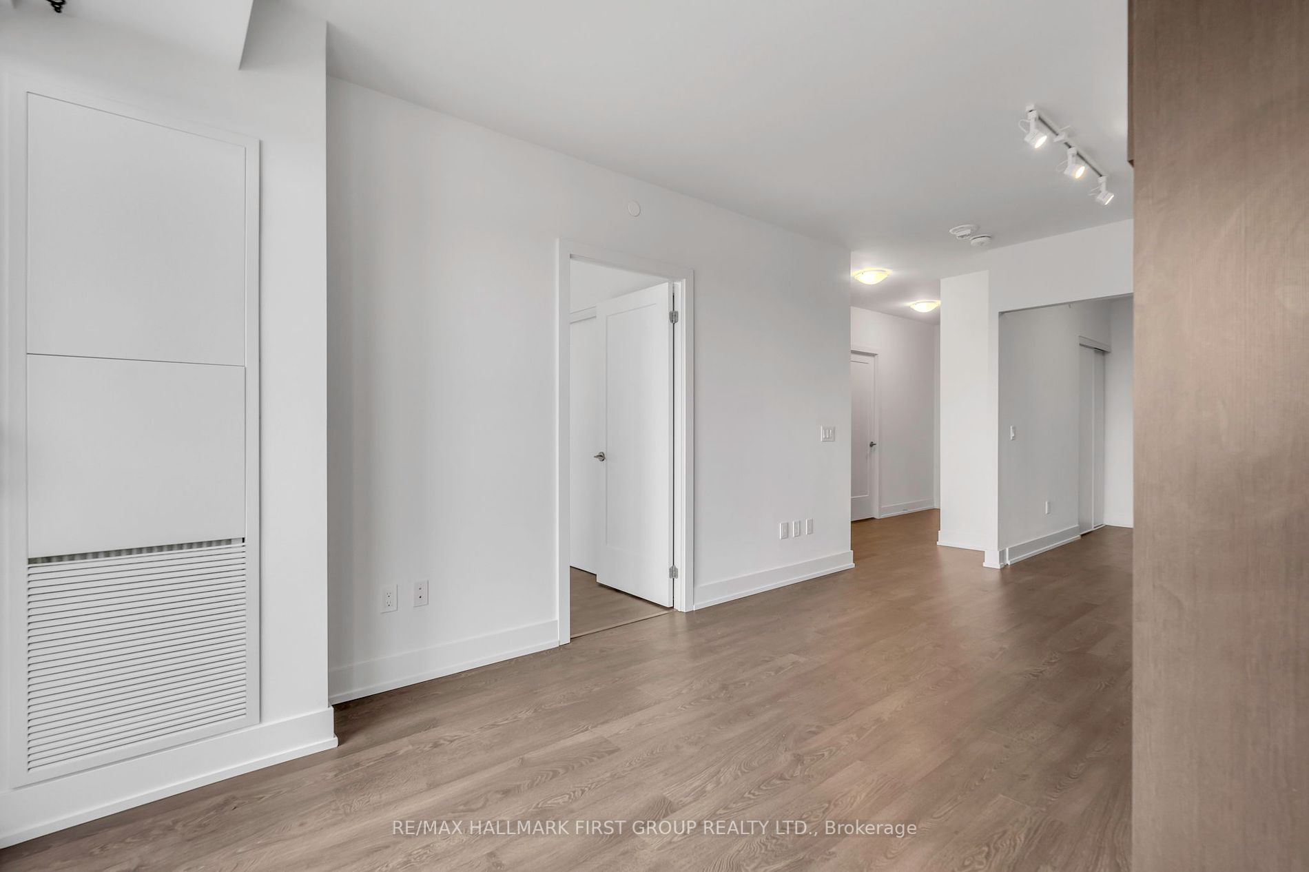 2550 Simcoe St, #1814