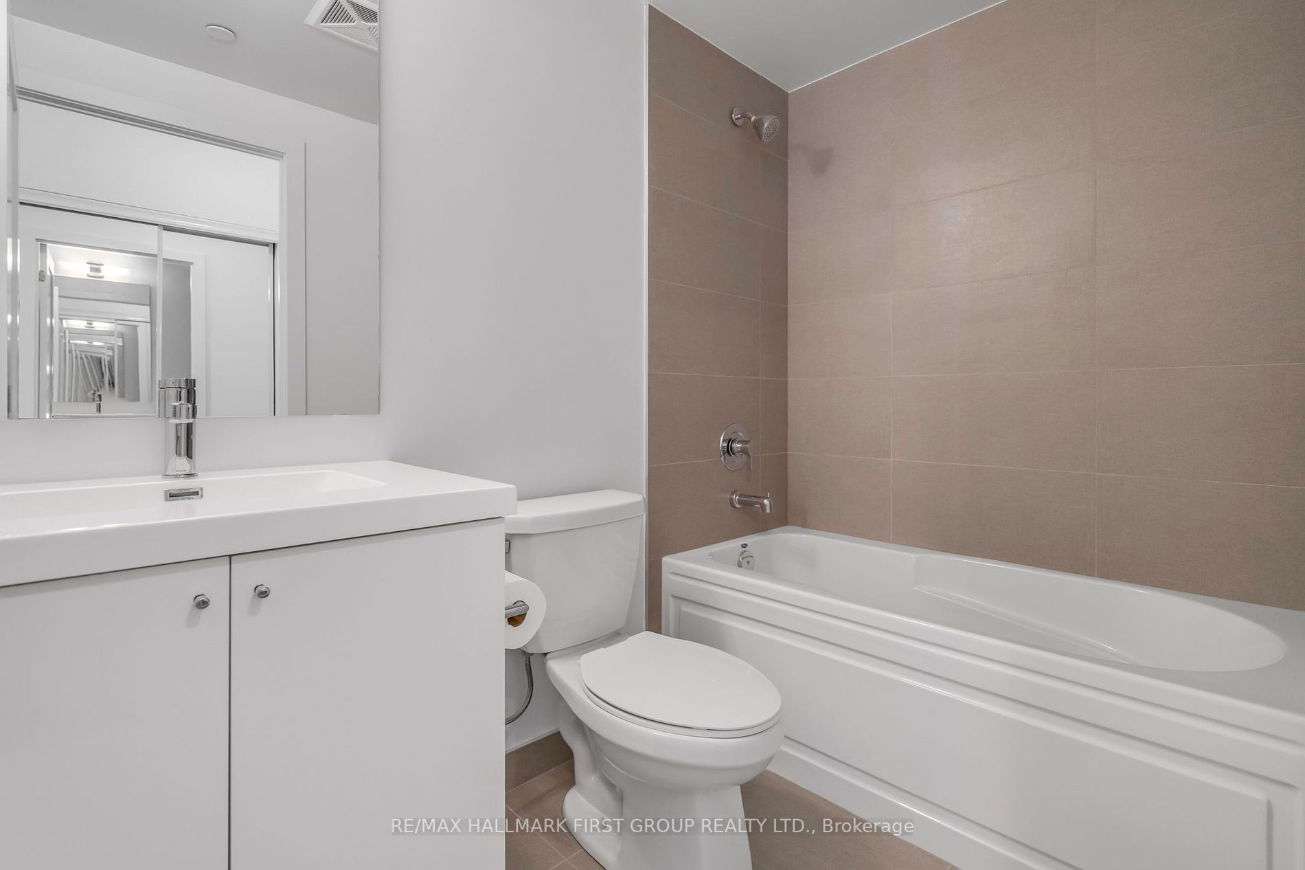 2550 Simcoe St, #1814