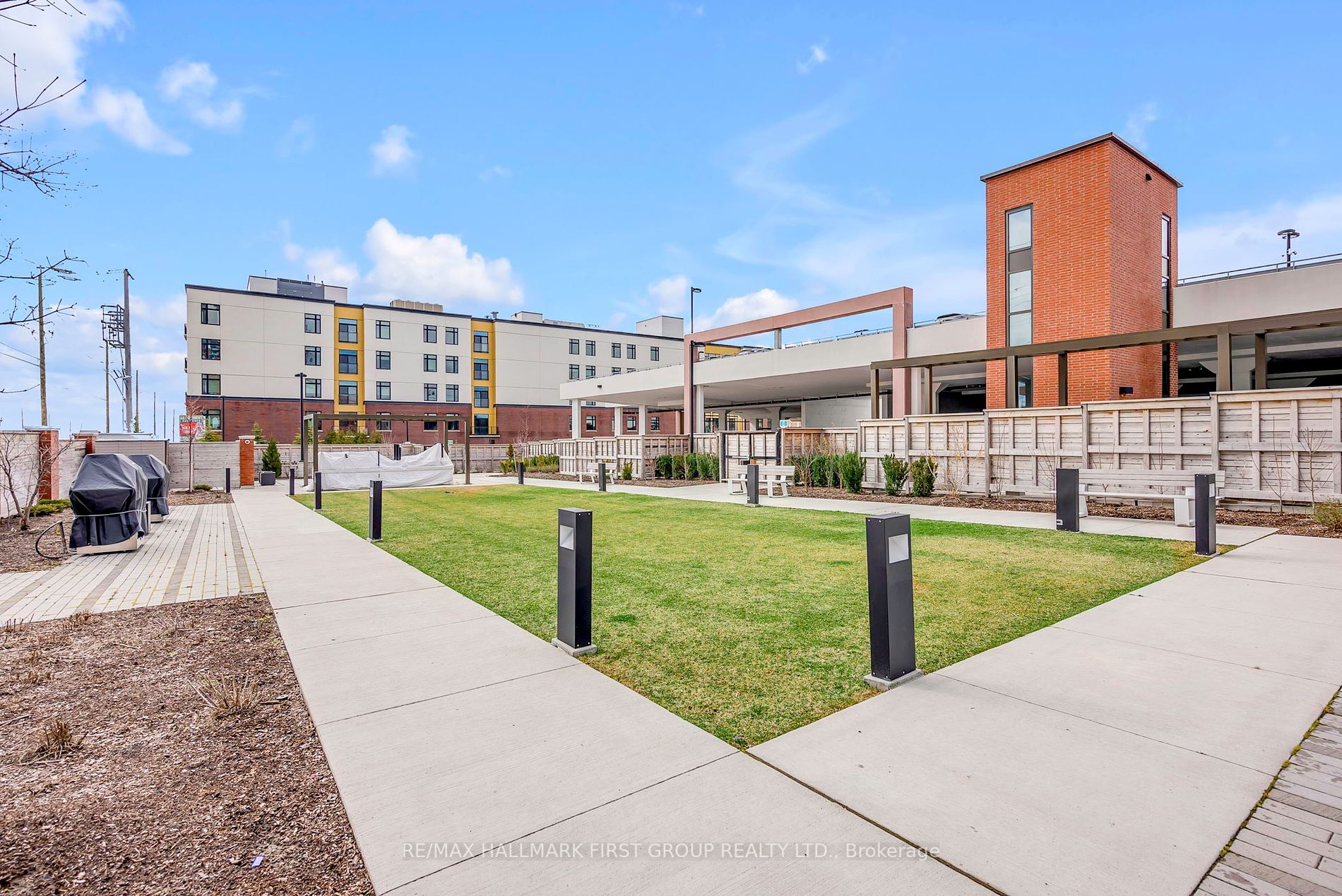 2550 Simcoe St, #1814