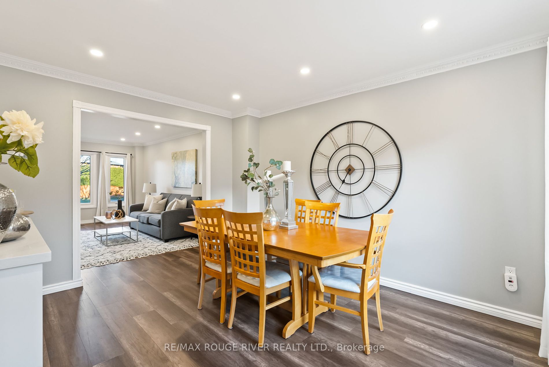 211 Bassett Blvd