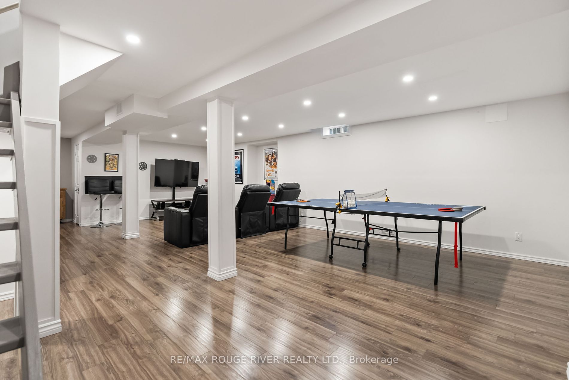 211 Bassett Blvd