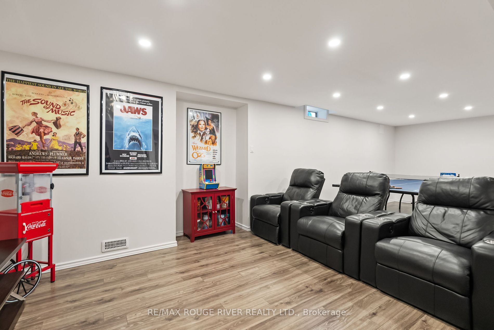 211 Bassett Blvd