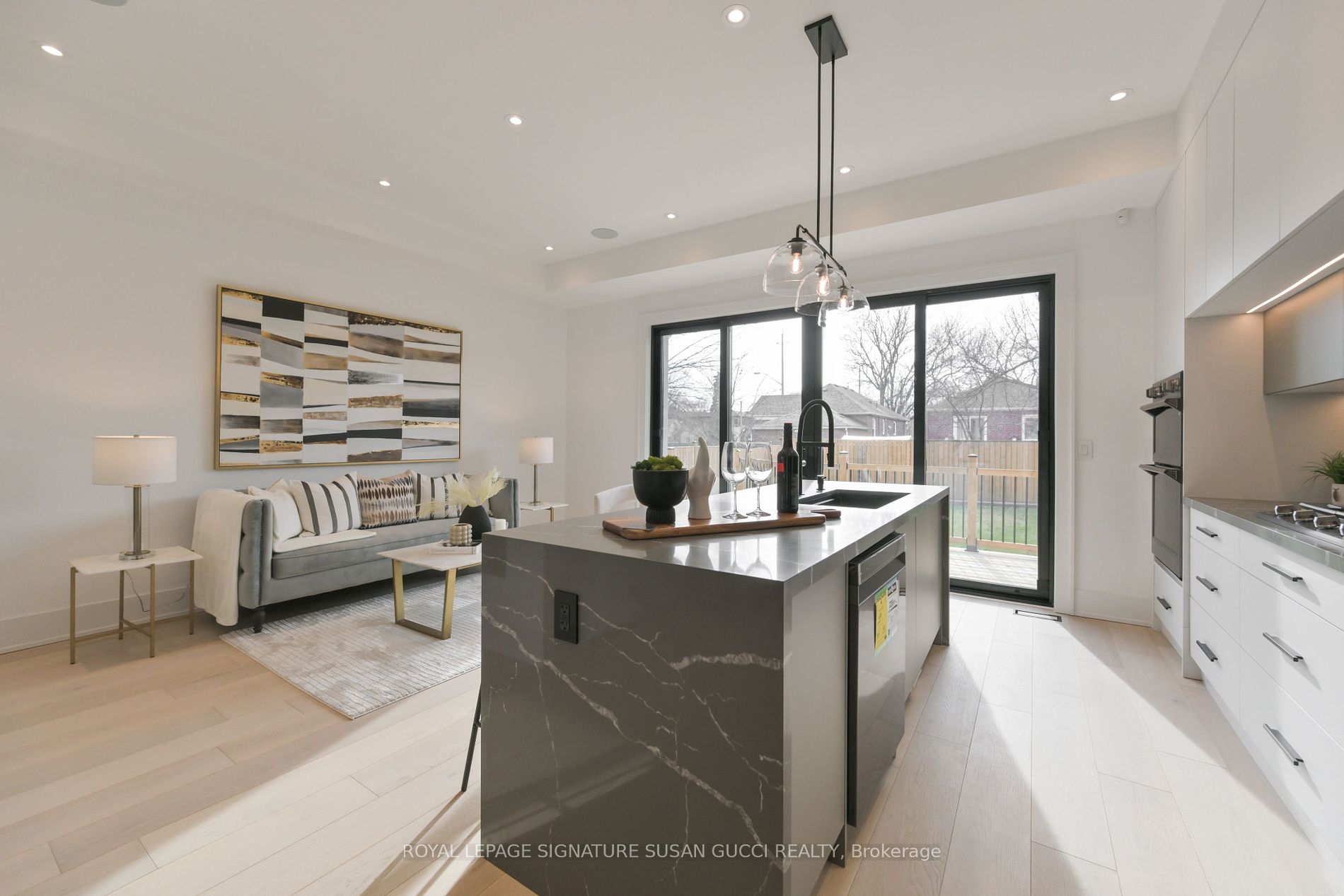 6 Doris Dr