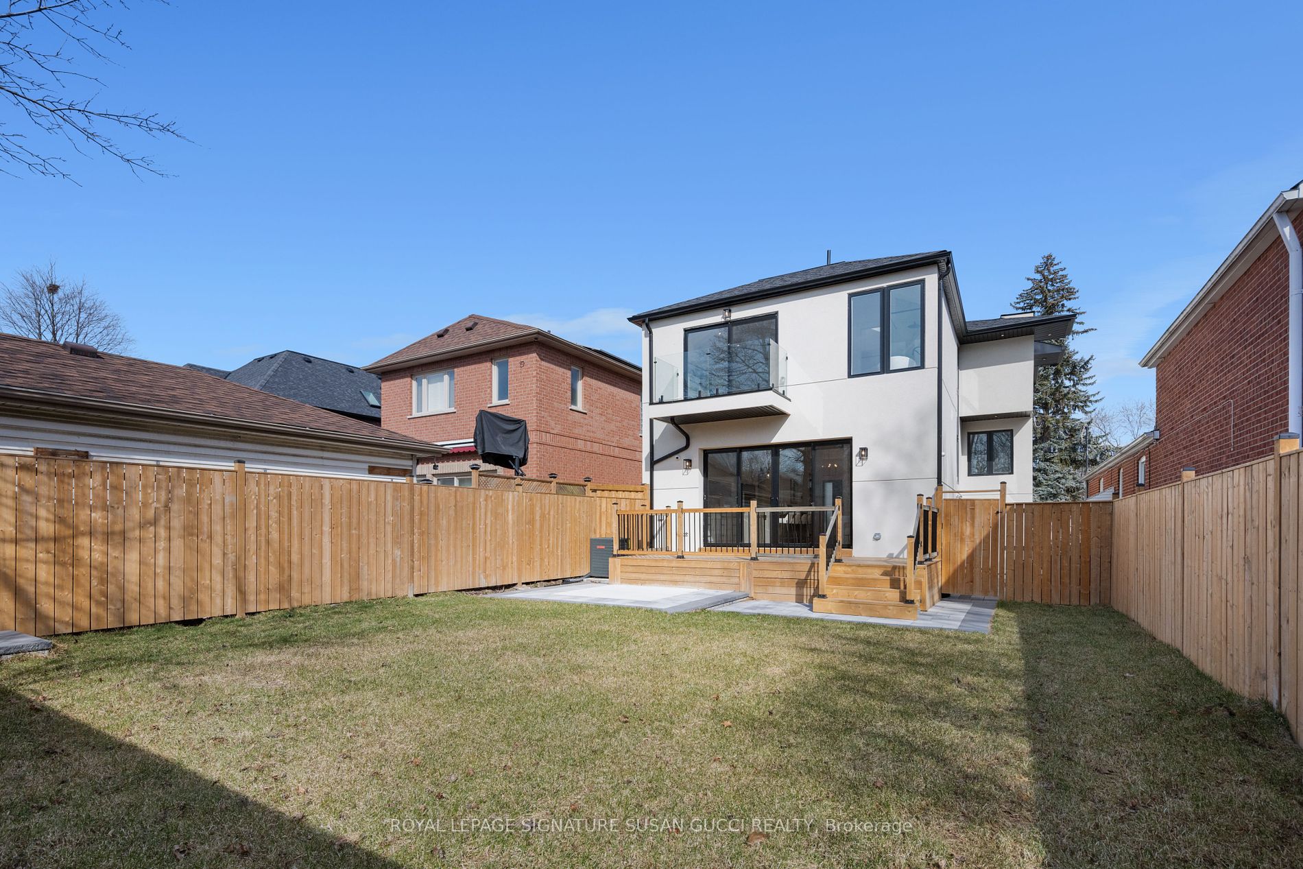6 Doris Dr