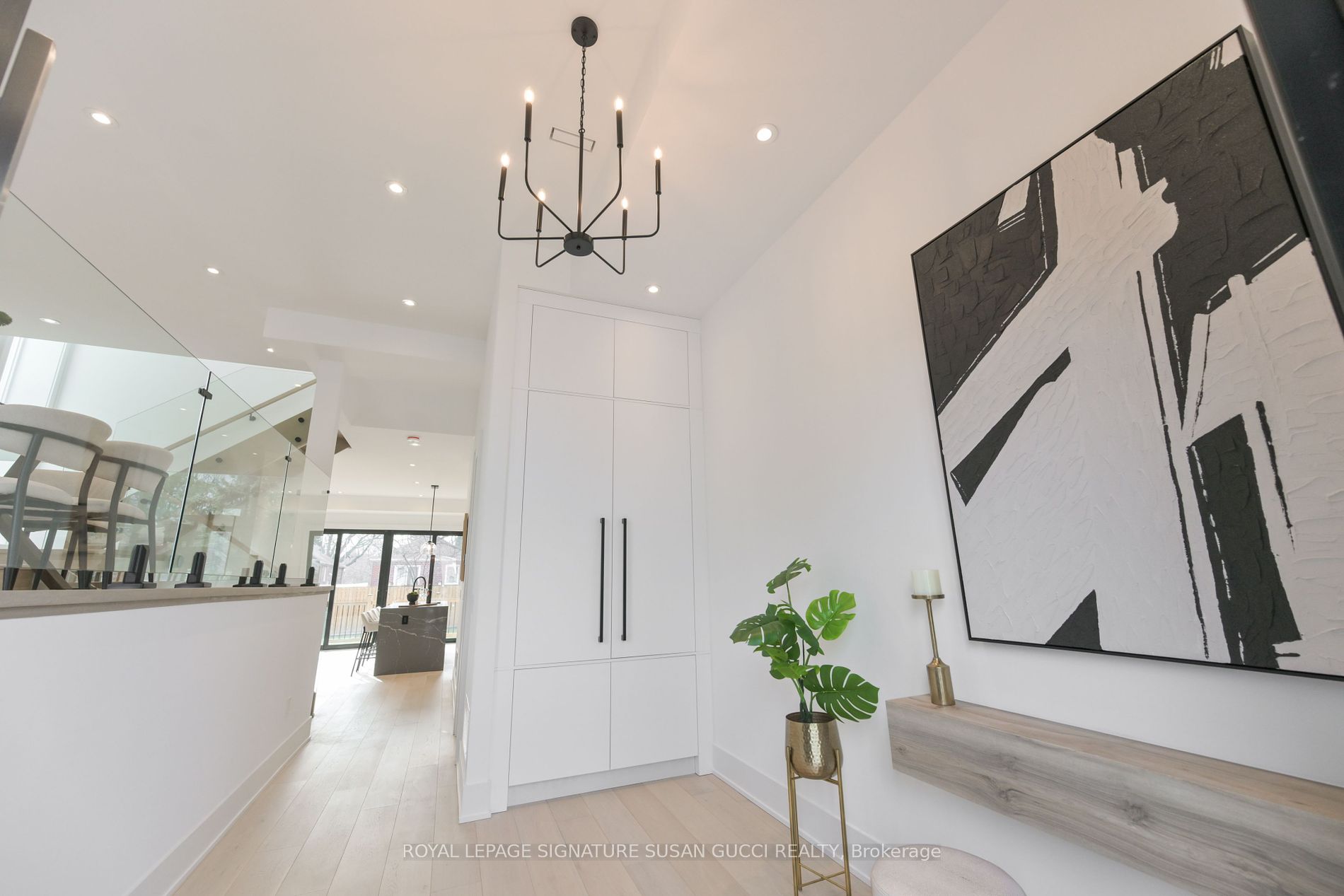 6 Doris Dr