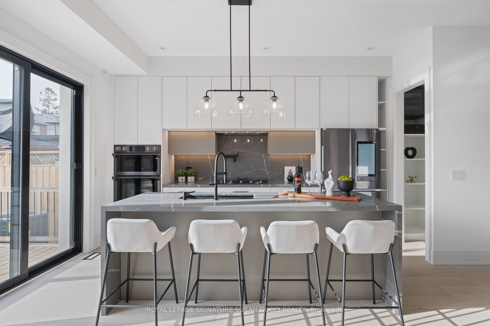 6 Doris Dr