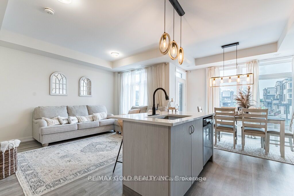2550 Castlegate Crossing, #220
