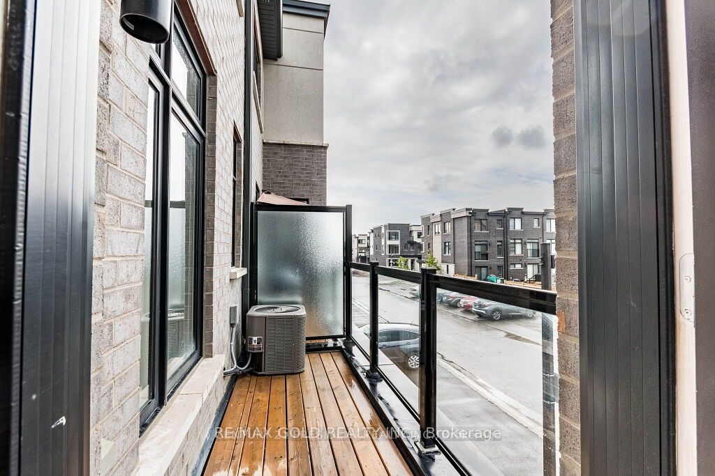 2550 Castlegate Crossing, #220