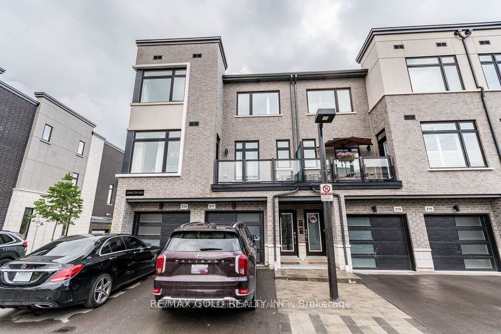 2550 Castlegate Crossing, #220