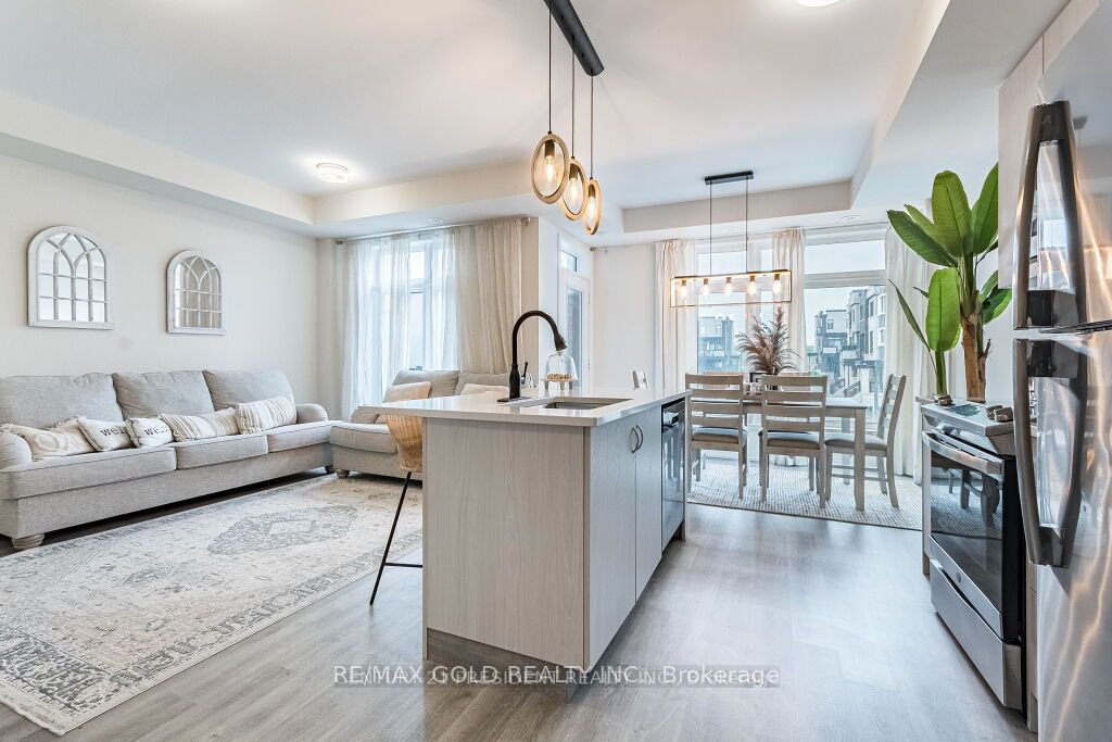 2550 Castlegate Crossing, #220