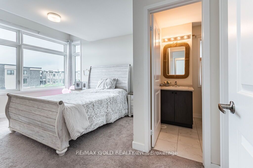 2550 Castlegate Crossing, #220