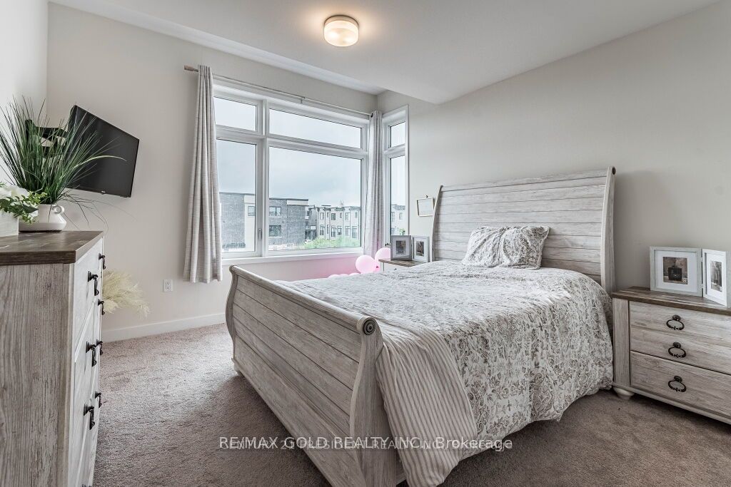2550 Castlegate Crossing, #220