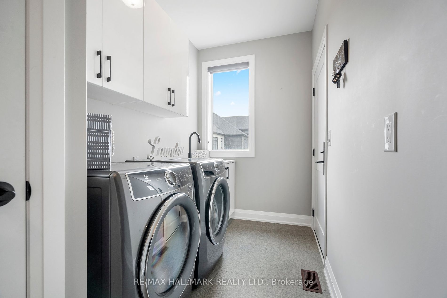 51 Charles Tilley Cres