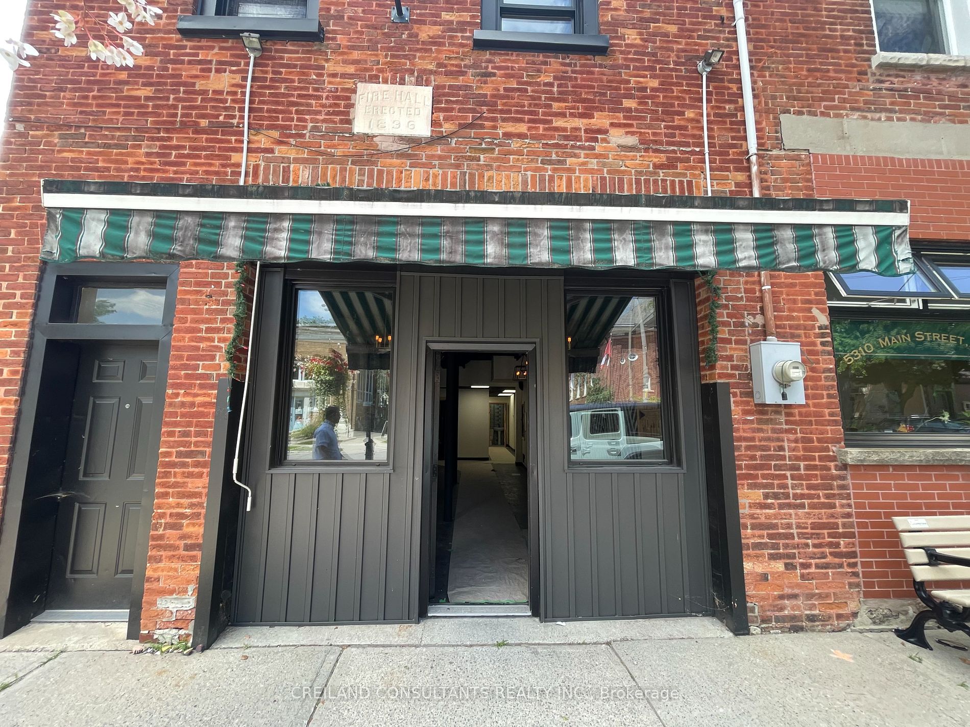 5304 Main St