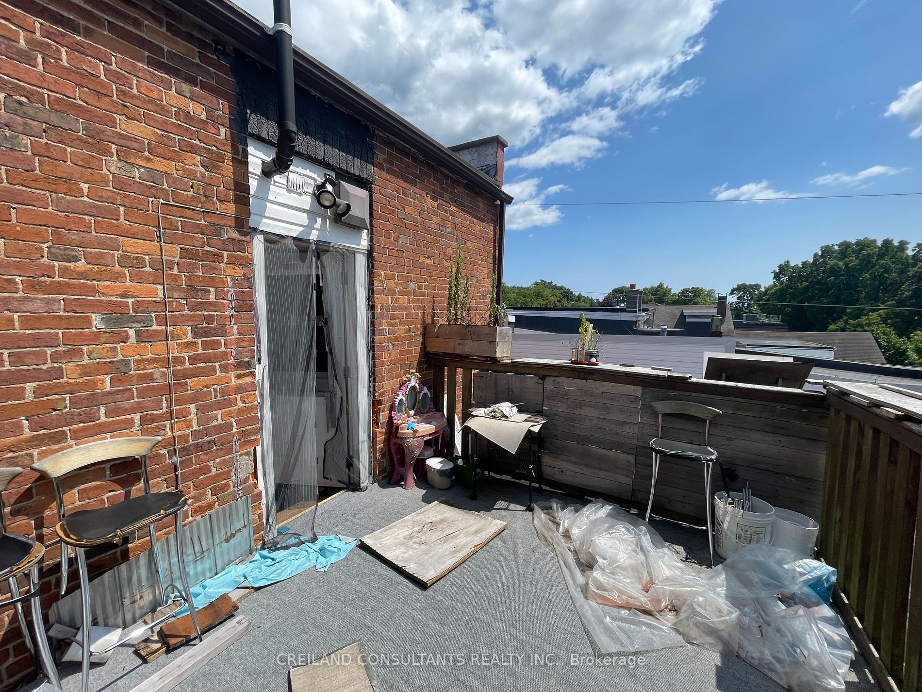 5304 Main St