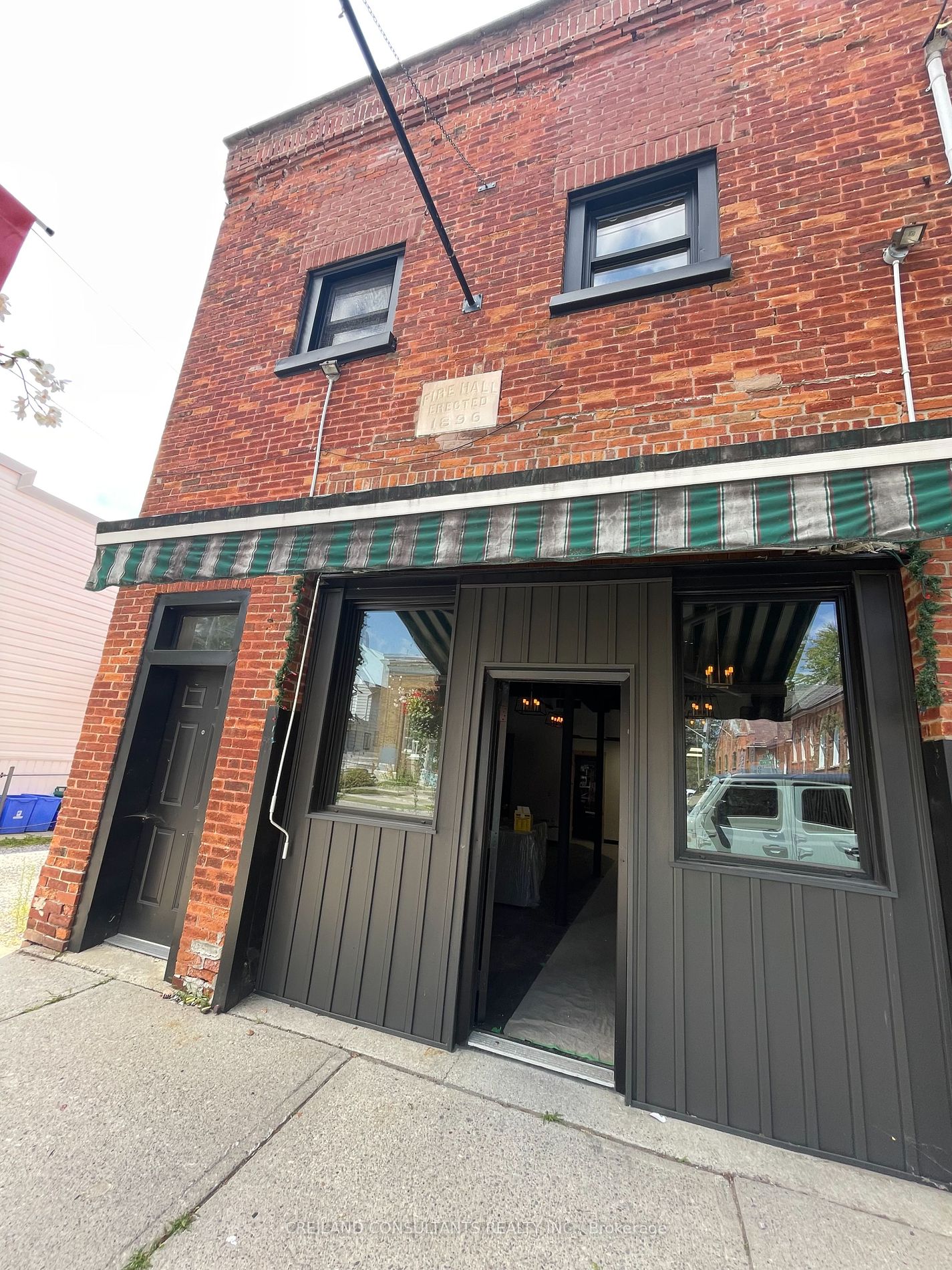5304 Main St