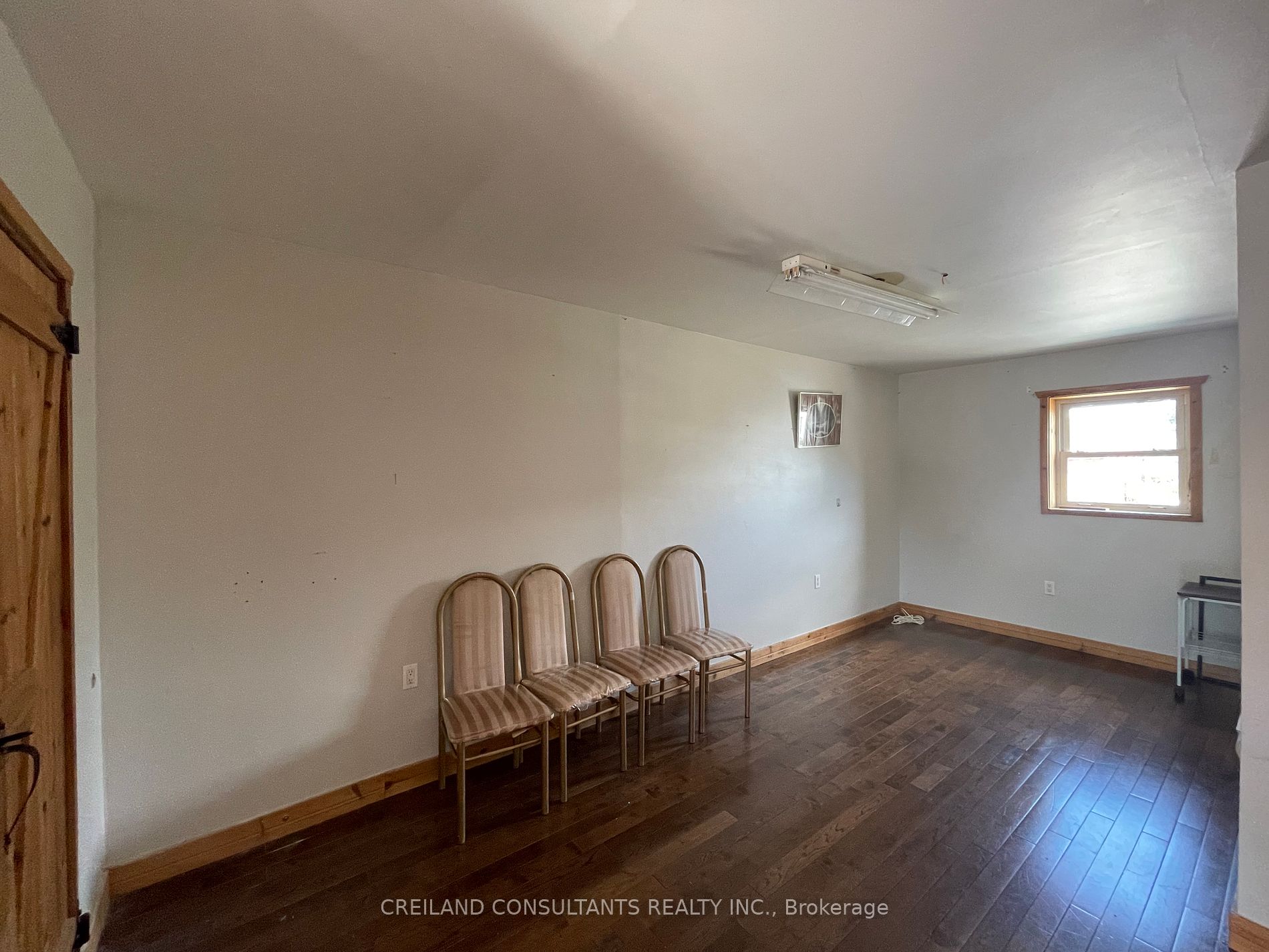 5304 Main St