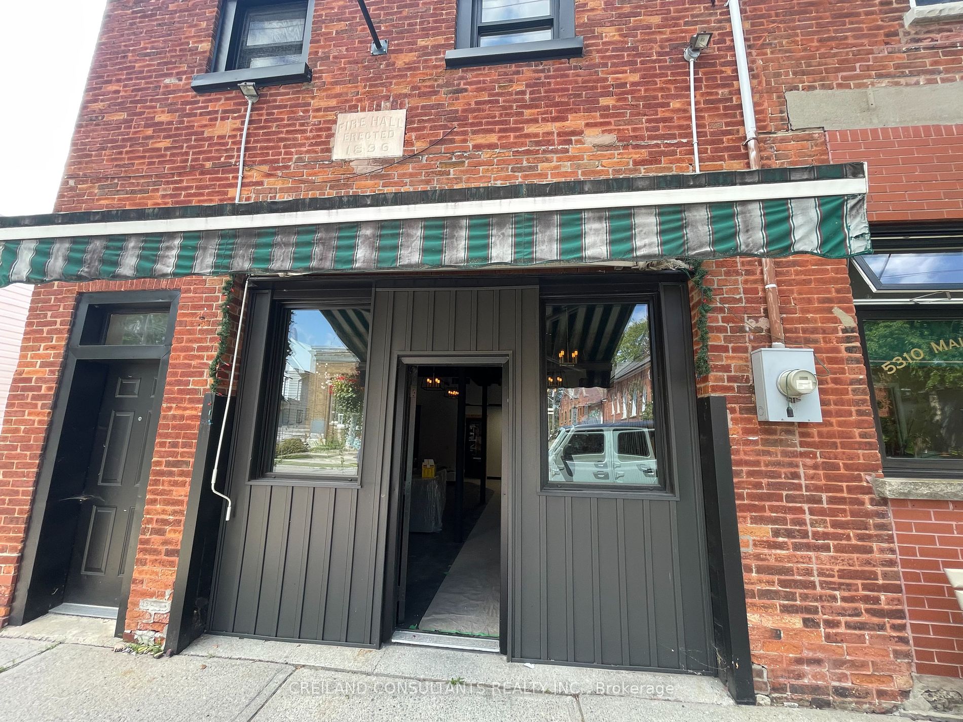 5304 Main St