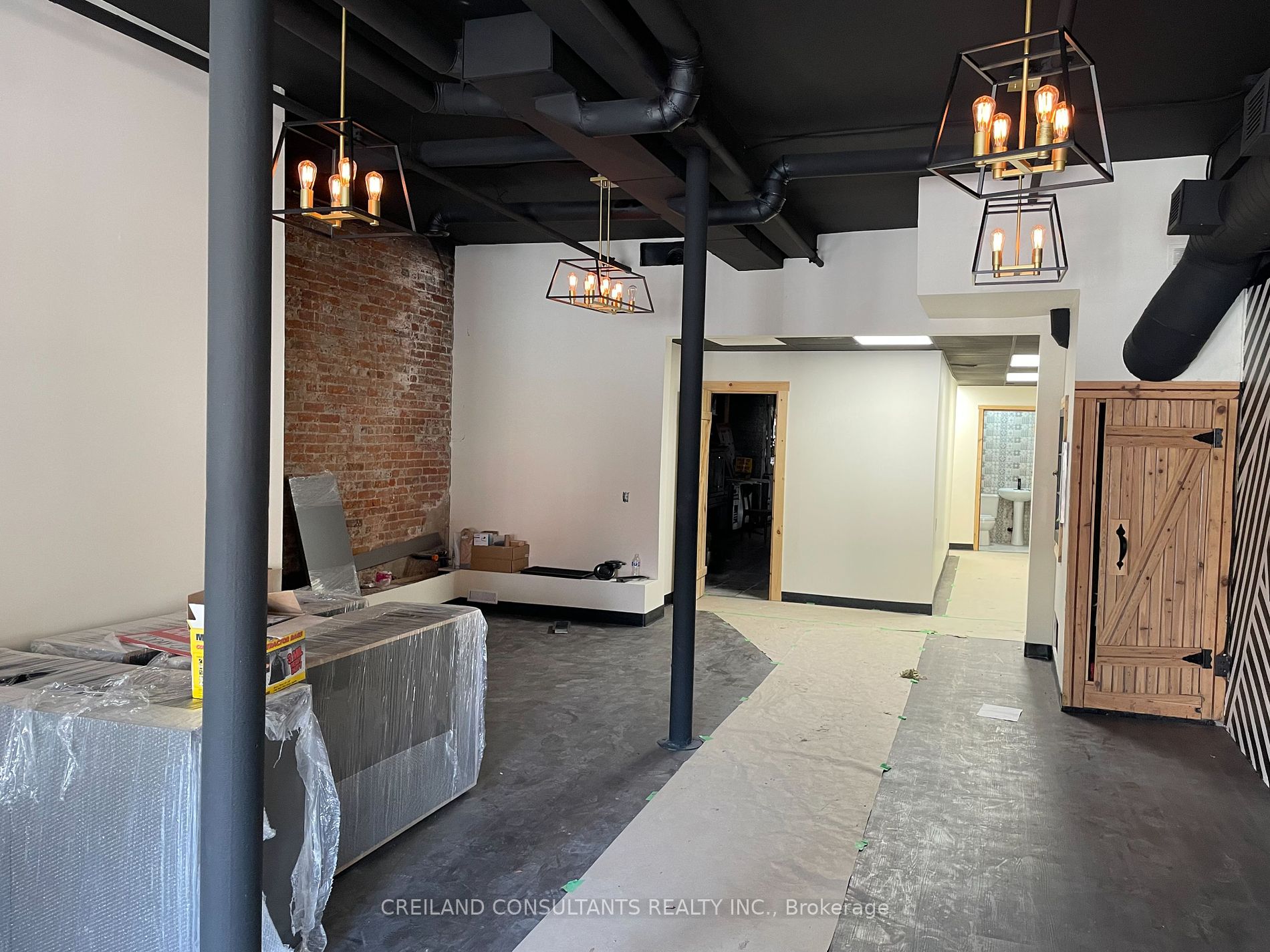 5304 Main St