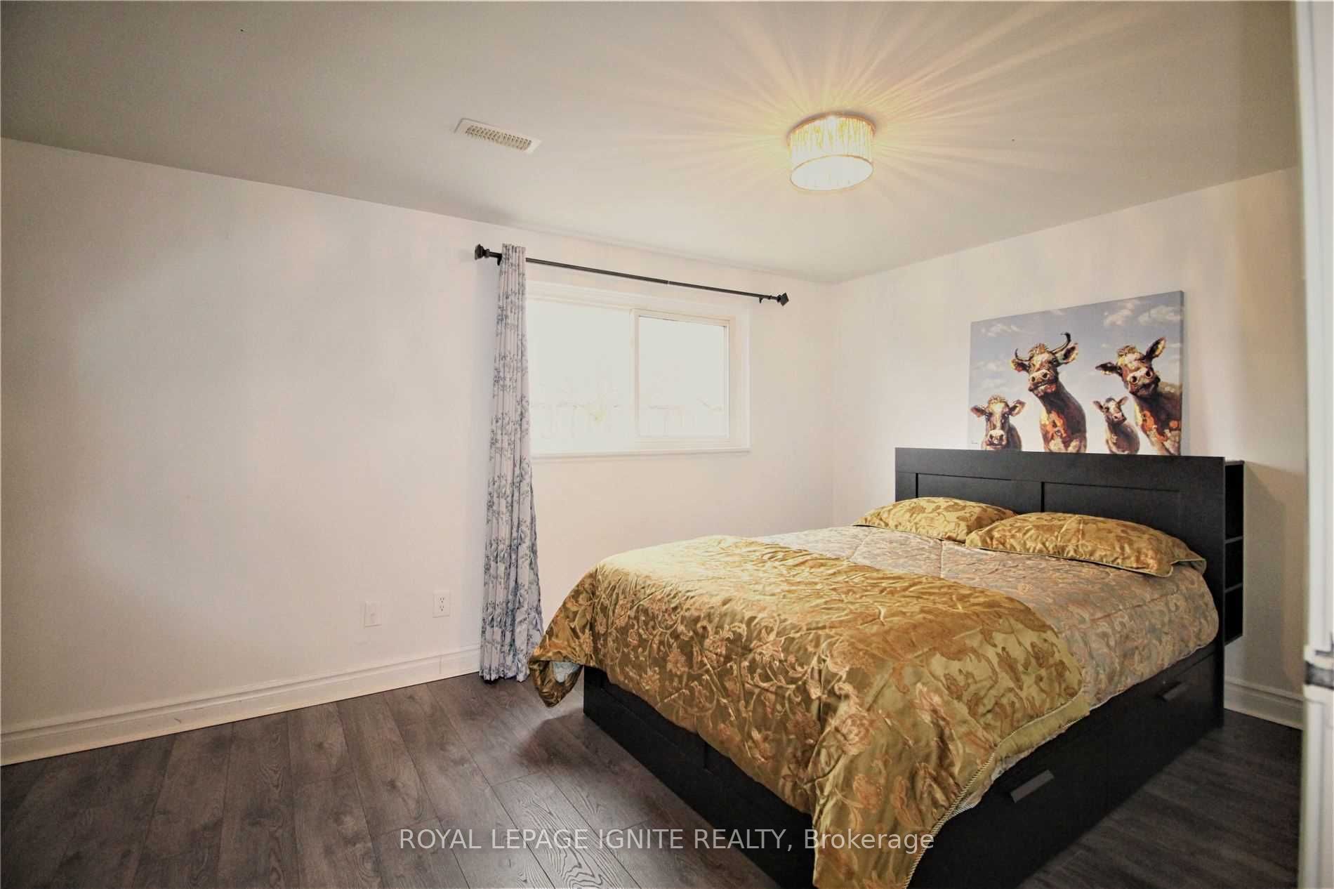 31 Parker Cres, #17