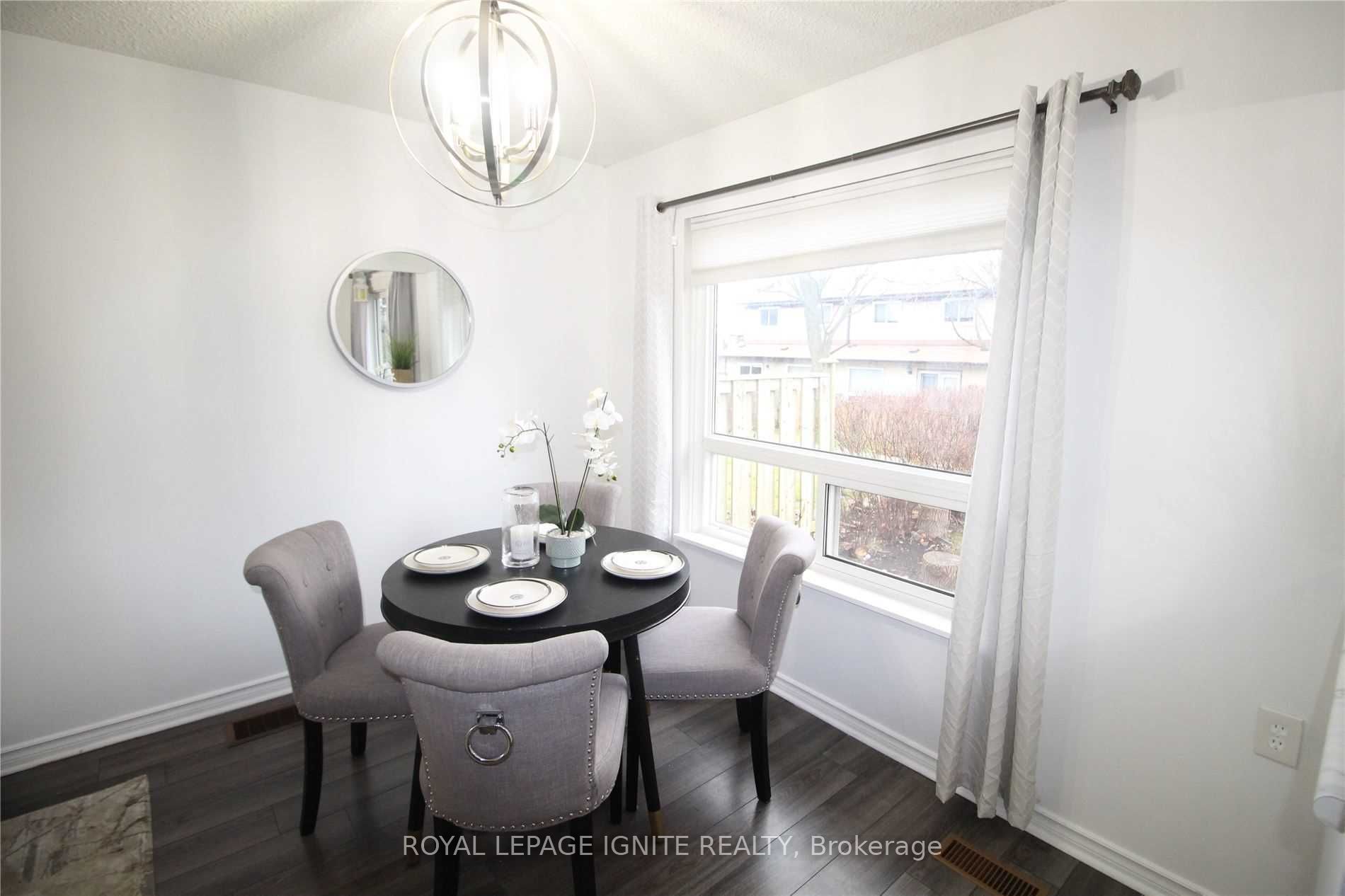 31 Parker Cres, #17