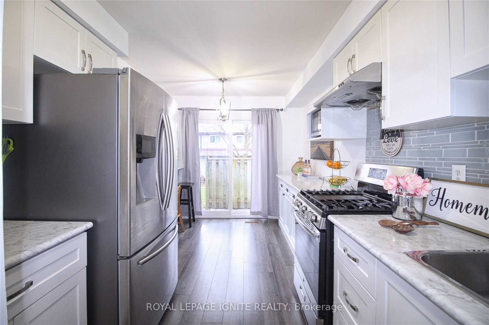 31 Parker Cres, #17