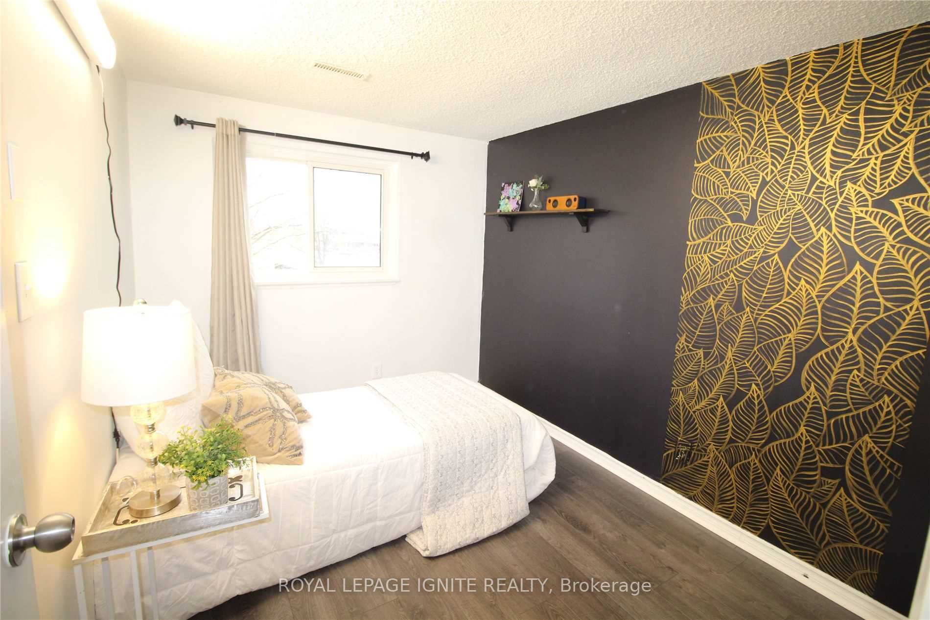 31 Parker Cres, #17