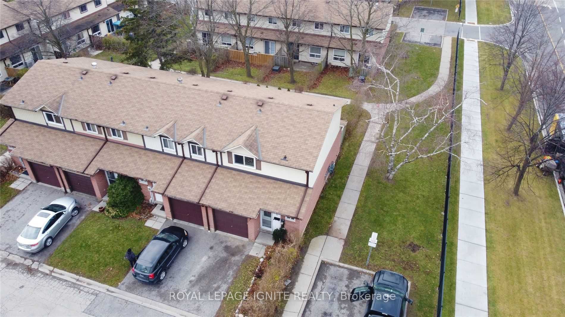 31 Parker Cres, #17