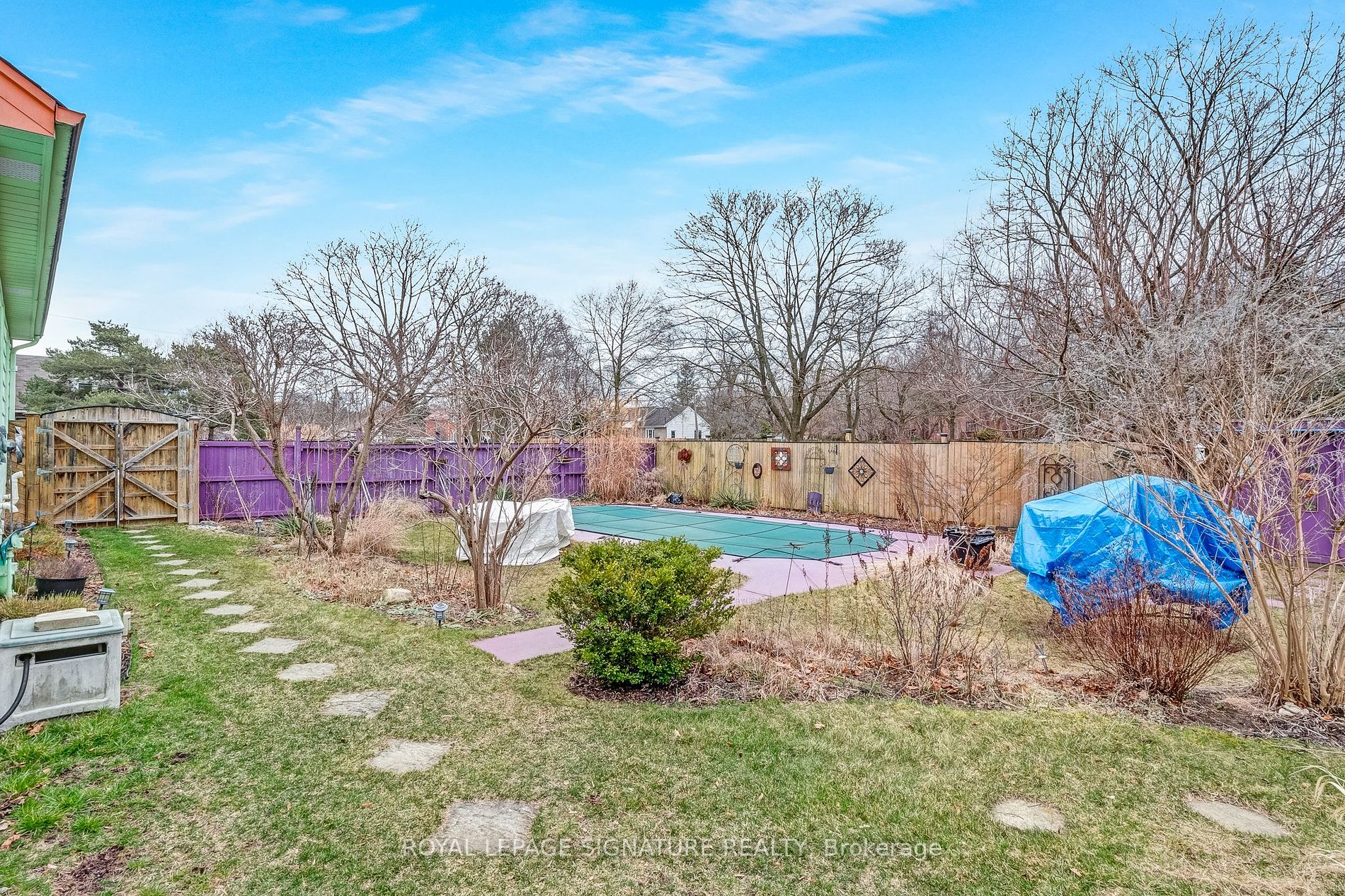 22 Westcroft Dr