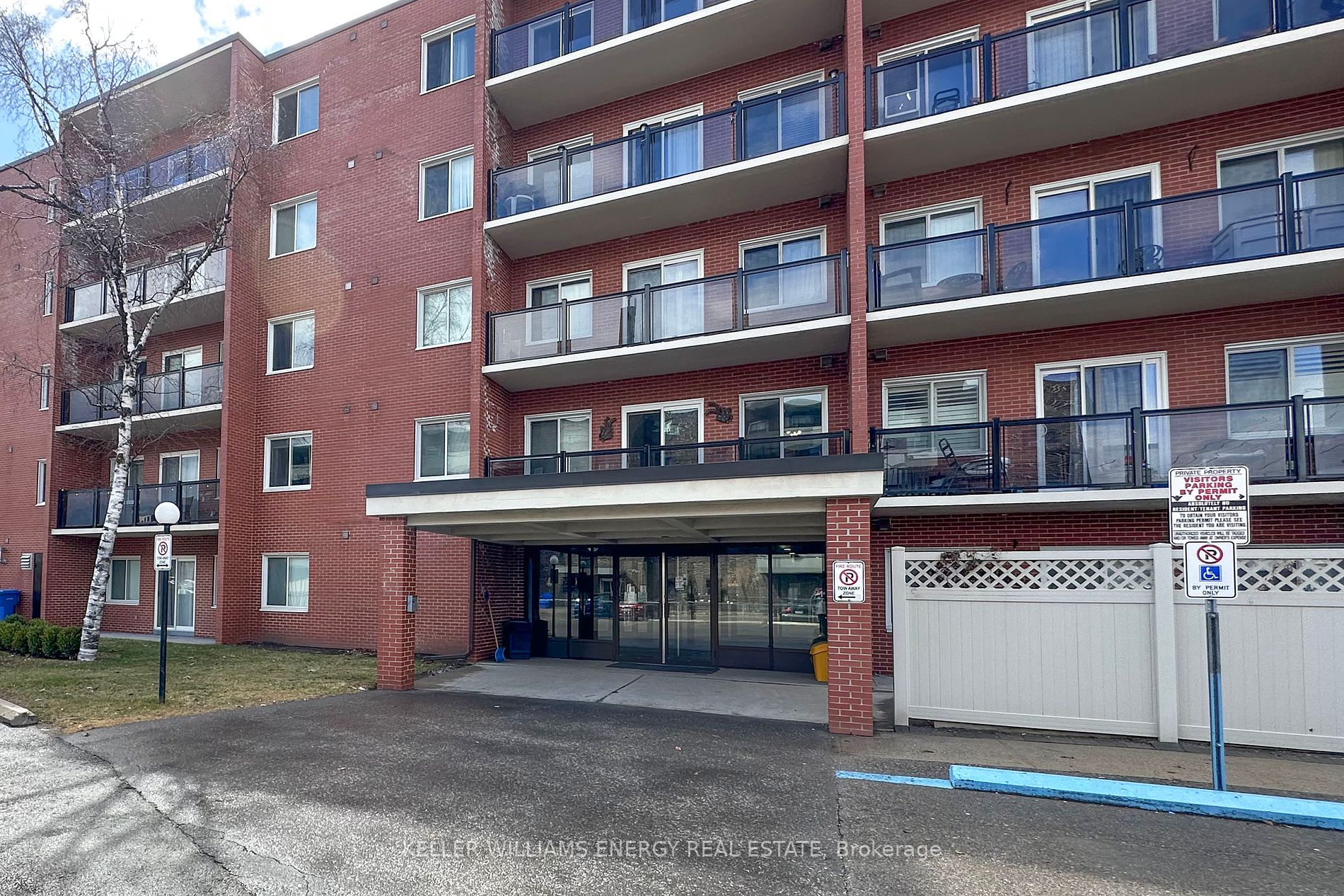 131 Taunton Road E #204