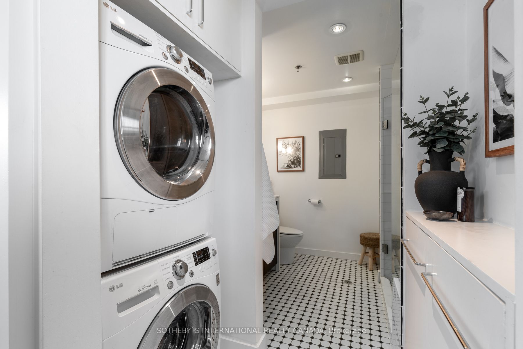 1173 Dundas Street E, #216