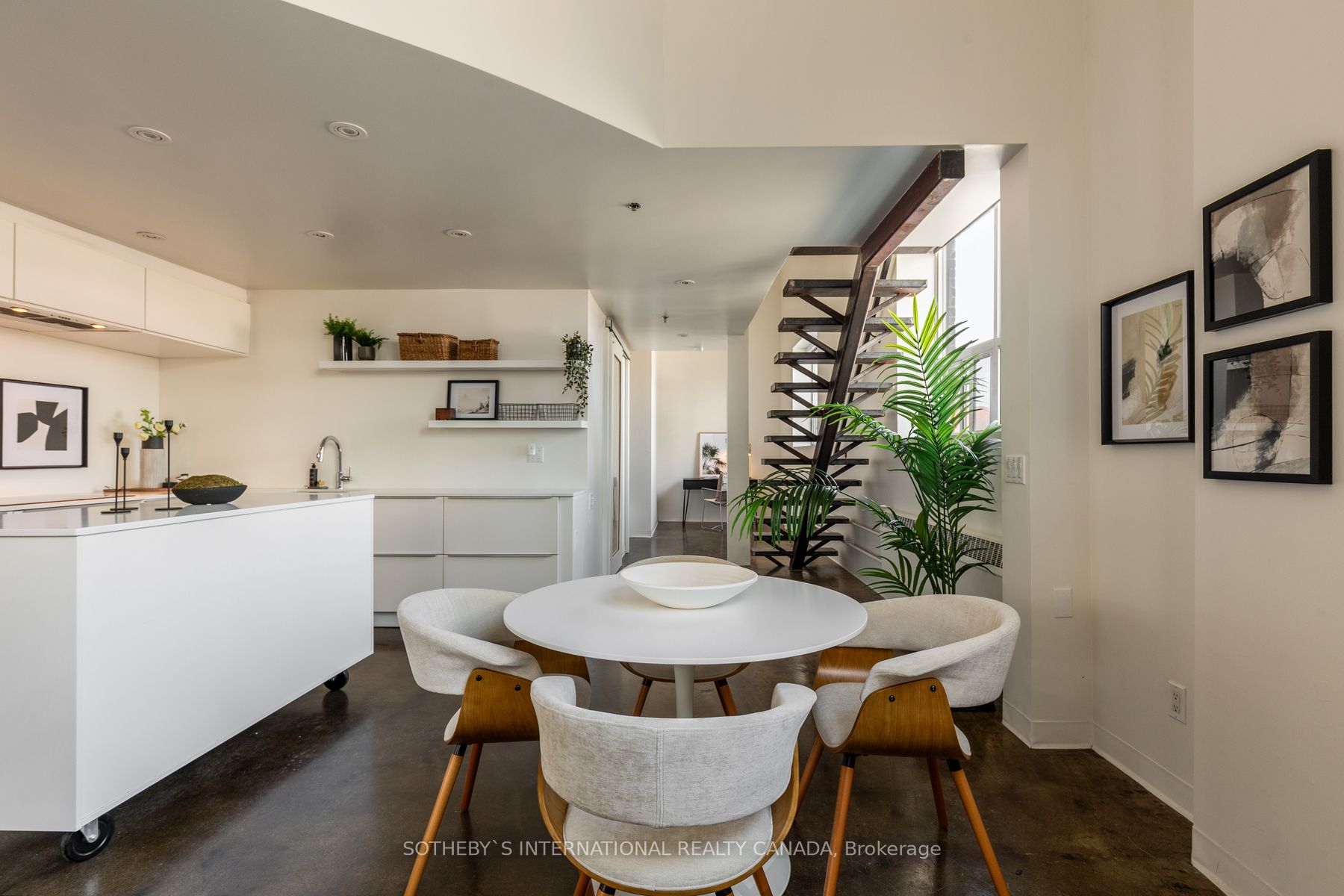 1173 Dundas Street E, #216
