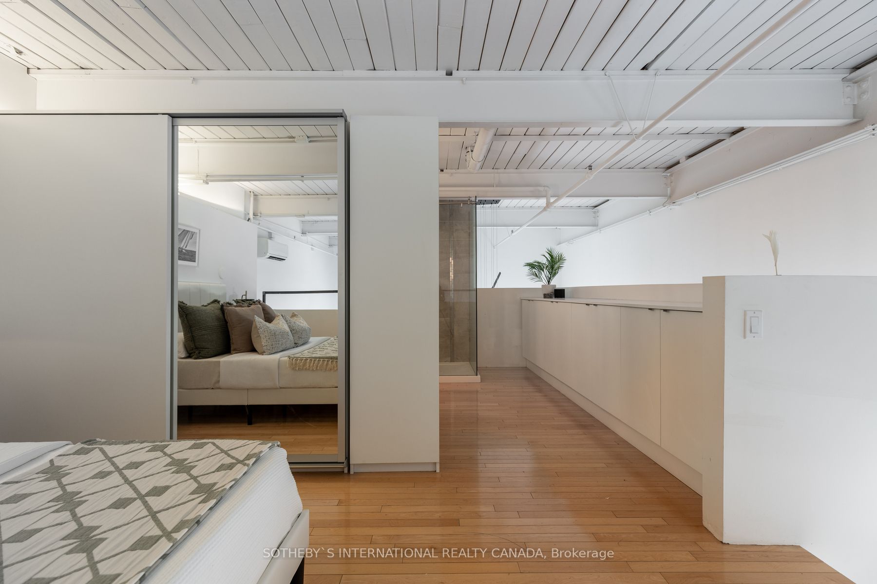 1173 Dundas Street E, #216