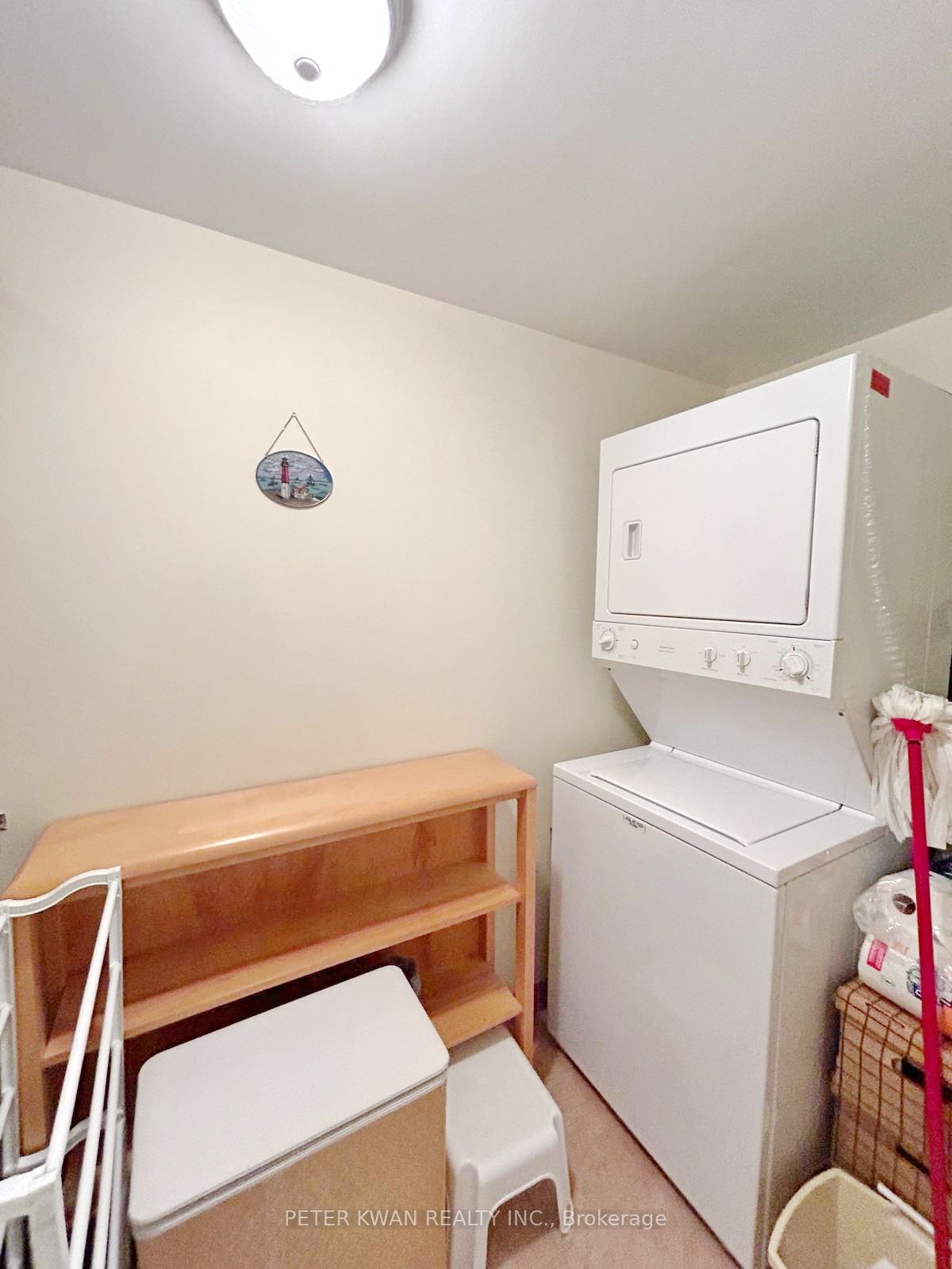 138 Bonis Ave, #618