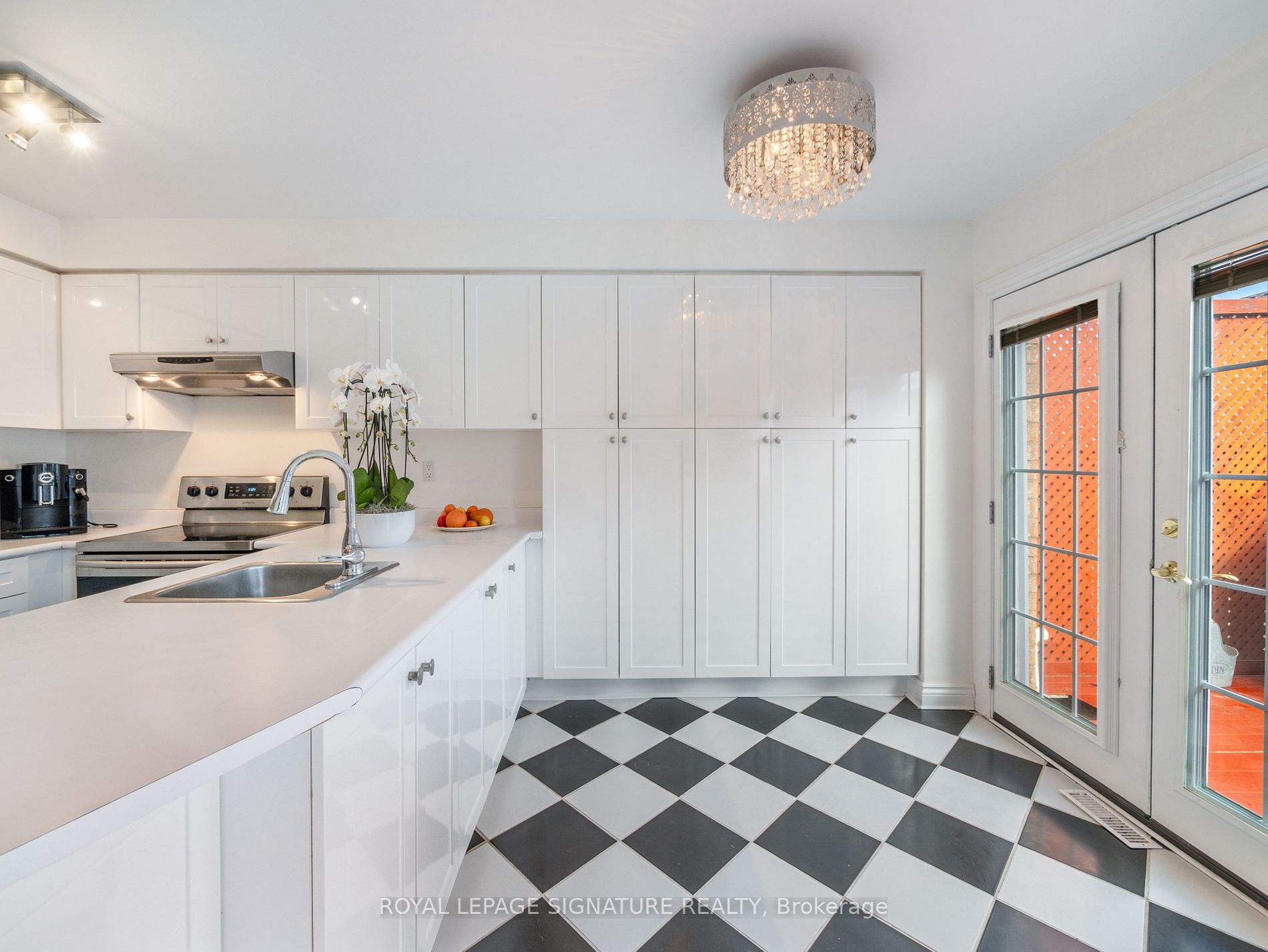 6 Twigg Dr