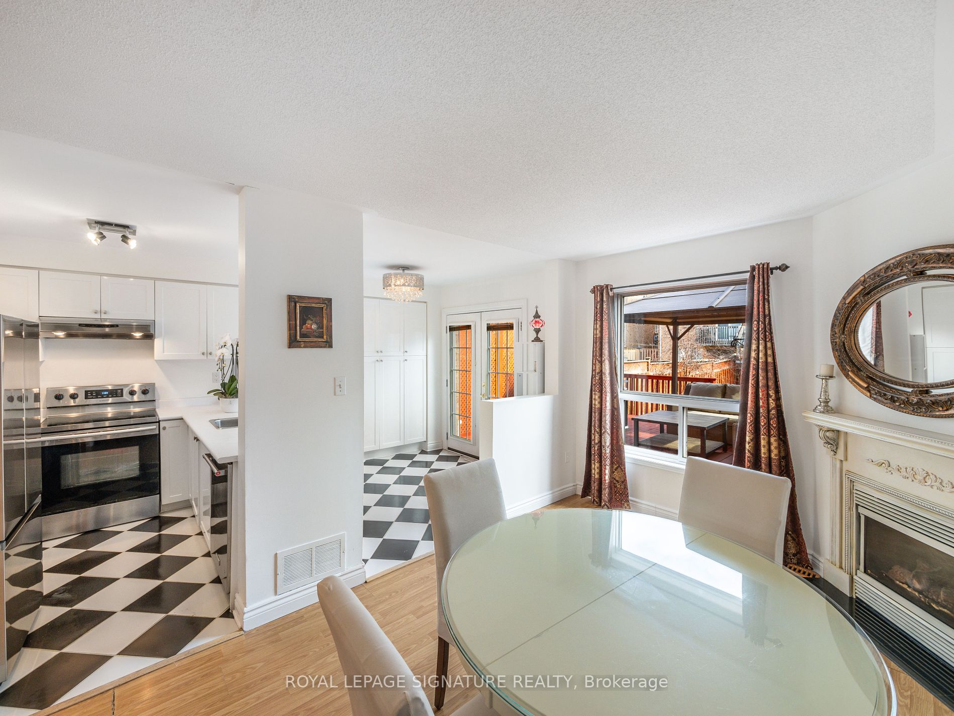 6 Twigg Dr