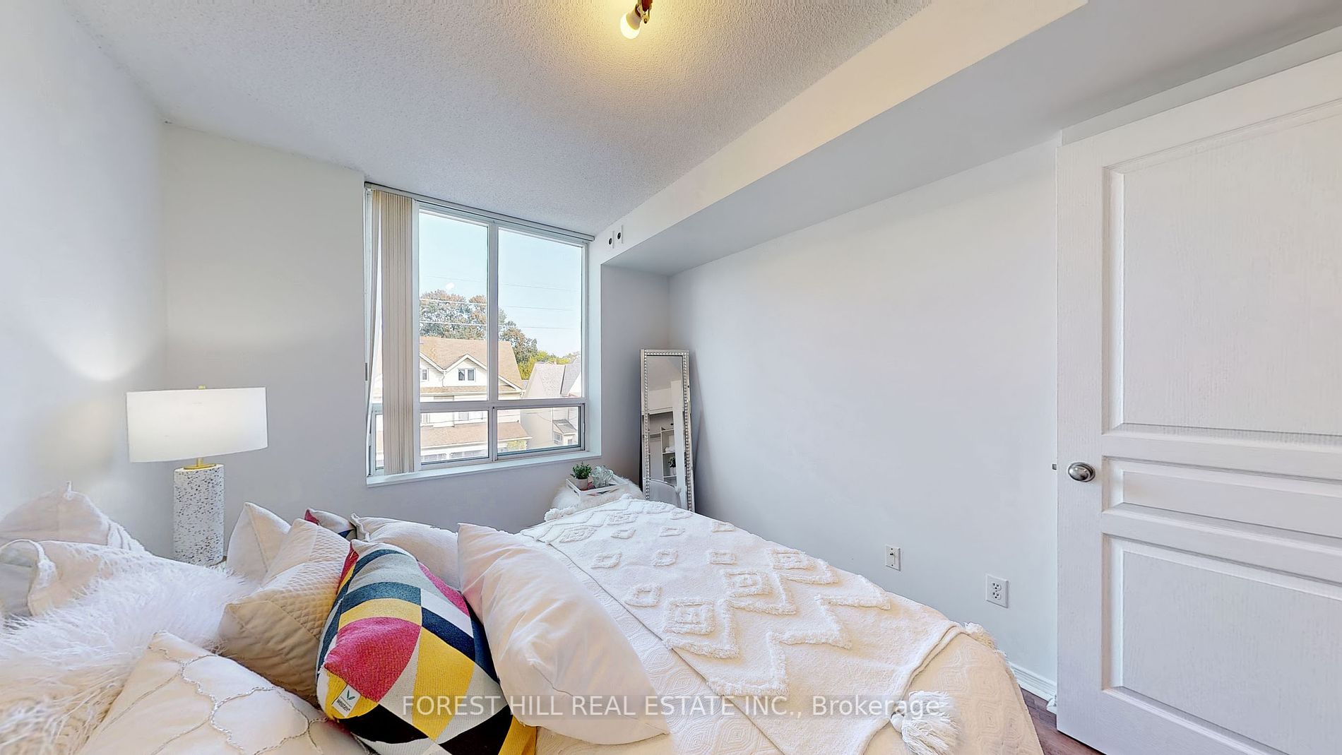 1765 Queen St E, #306