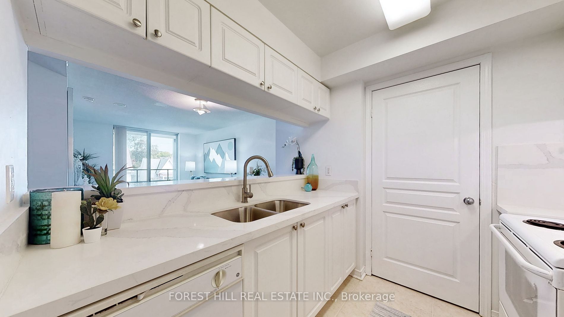 1765 Queen St E, #306