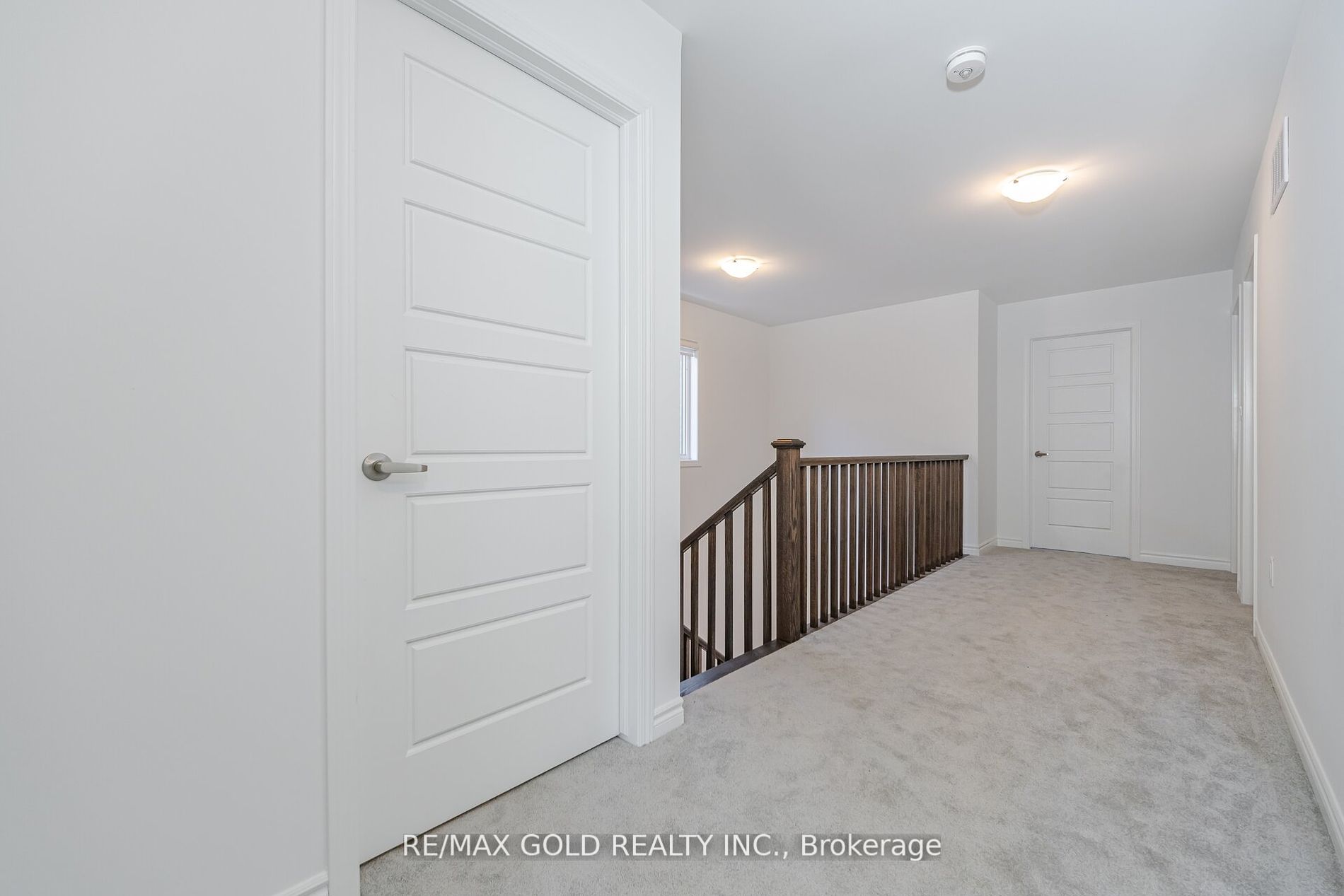 1582 Honey Locust Pl