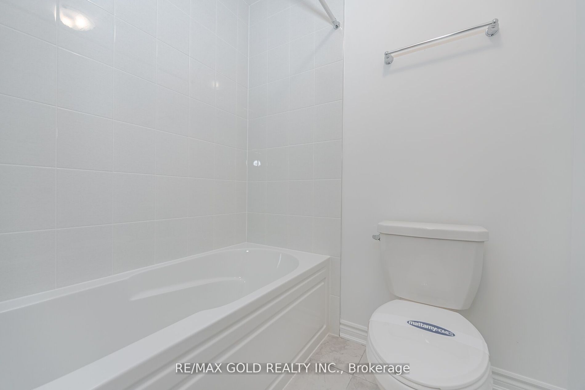 1582 Honey Locust Pl