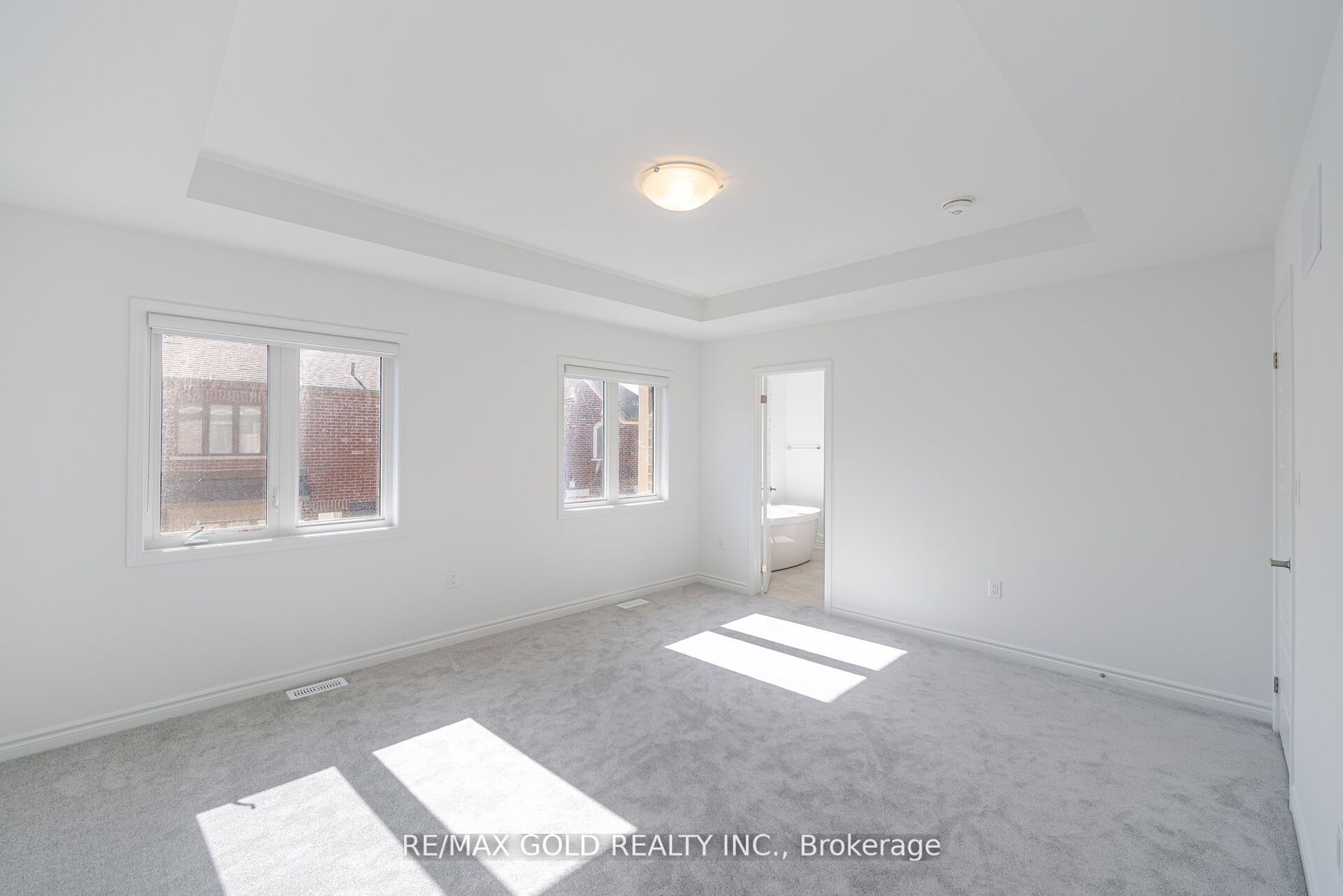 1582 Honey Locust Pl