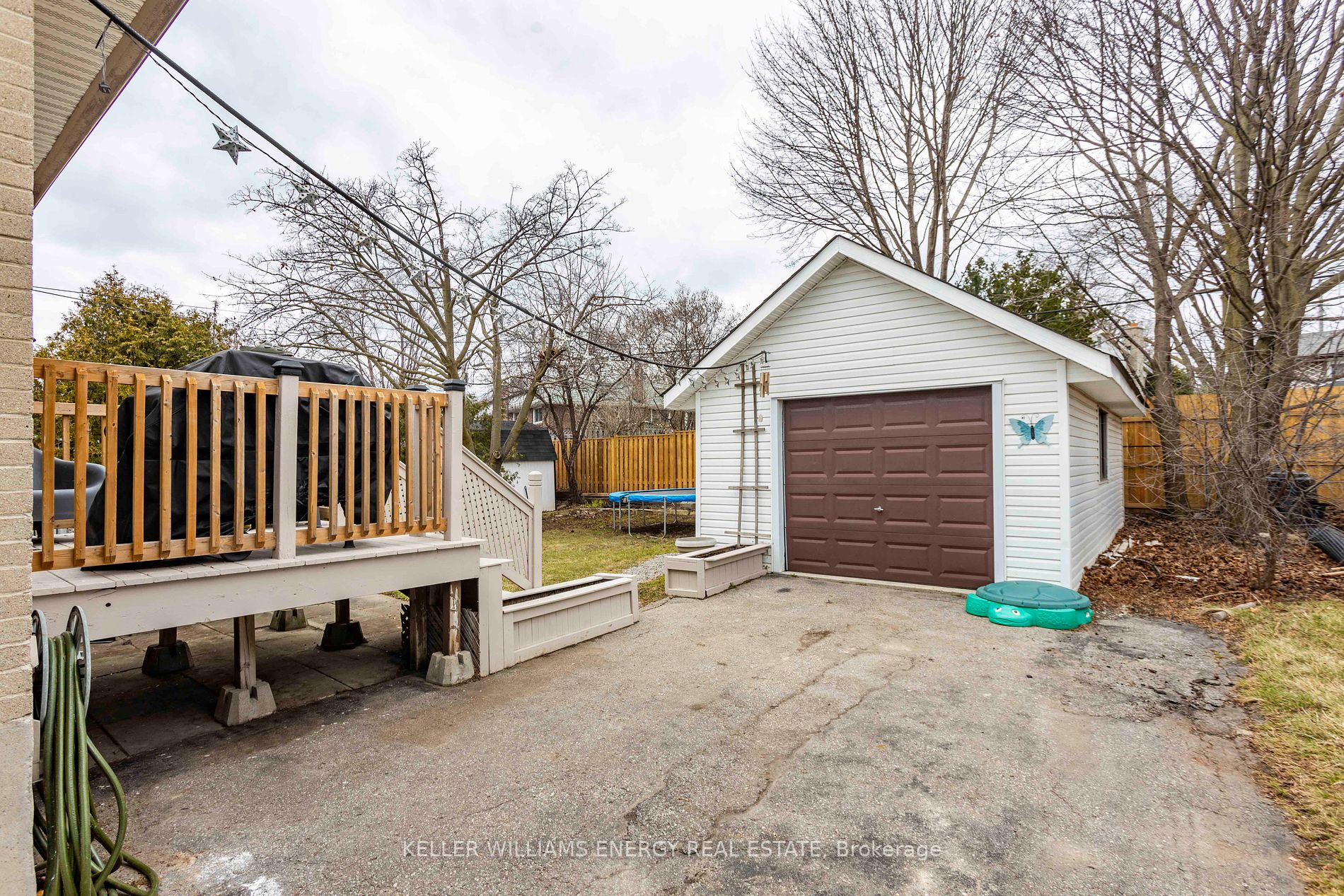 924 Greenwood Cres