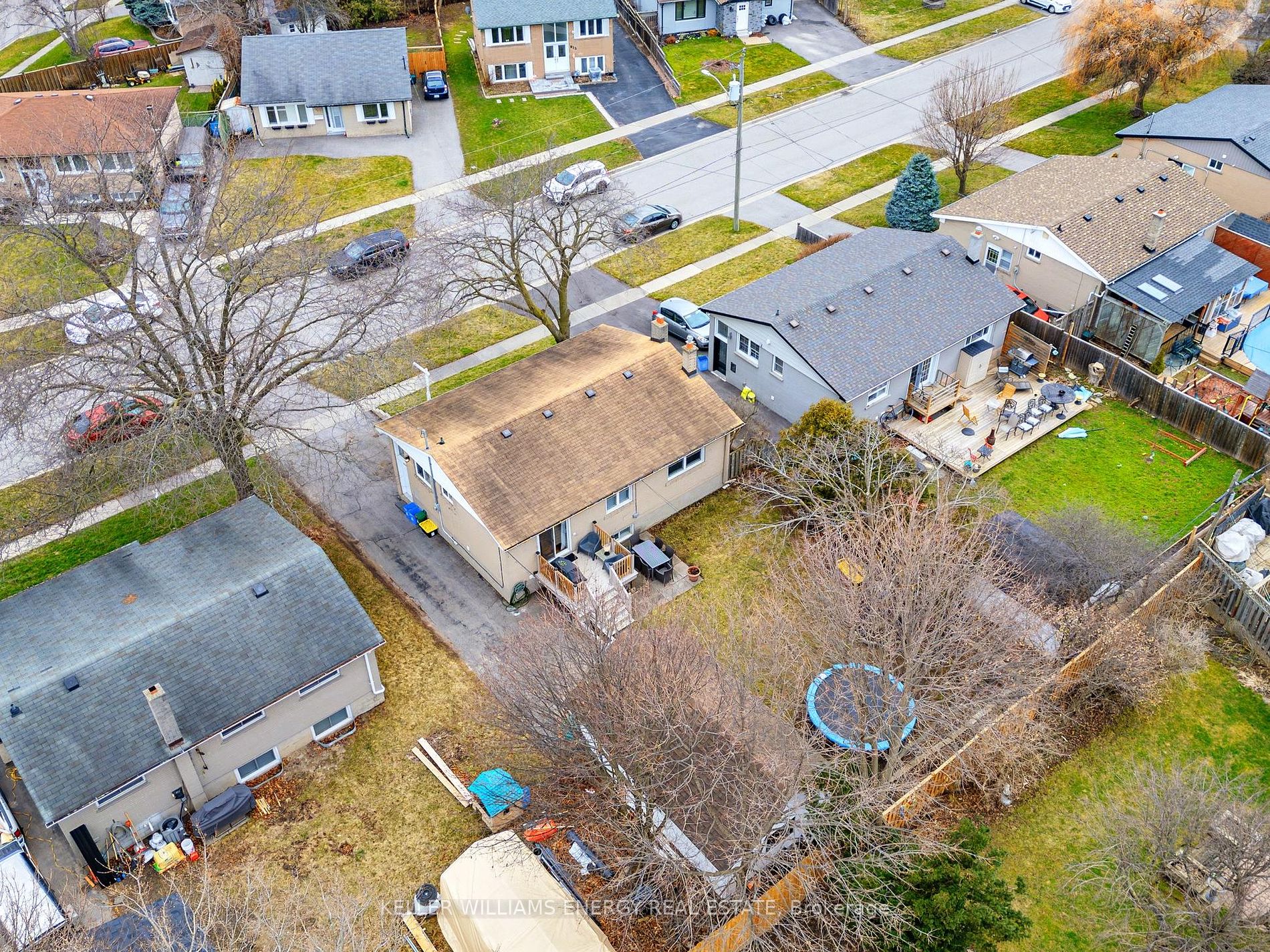 924 Greenwood Cres