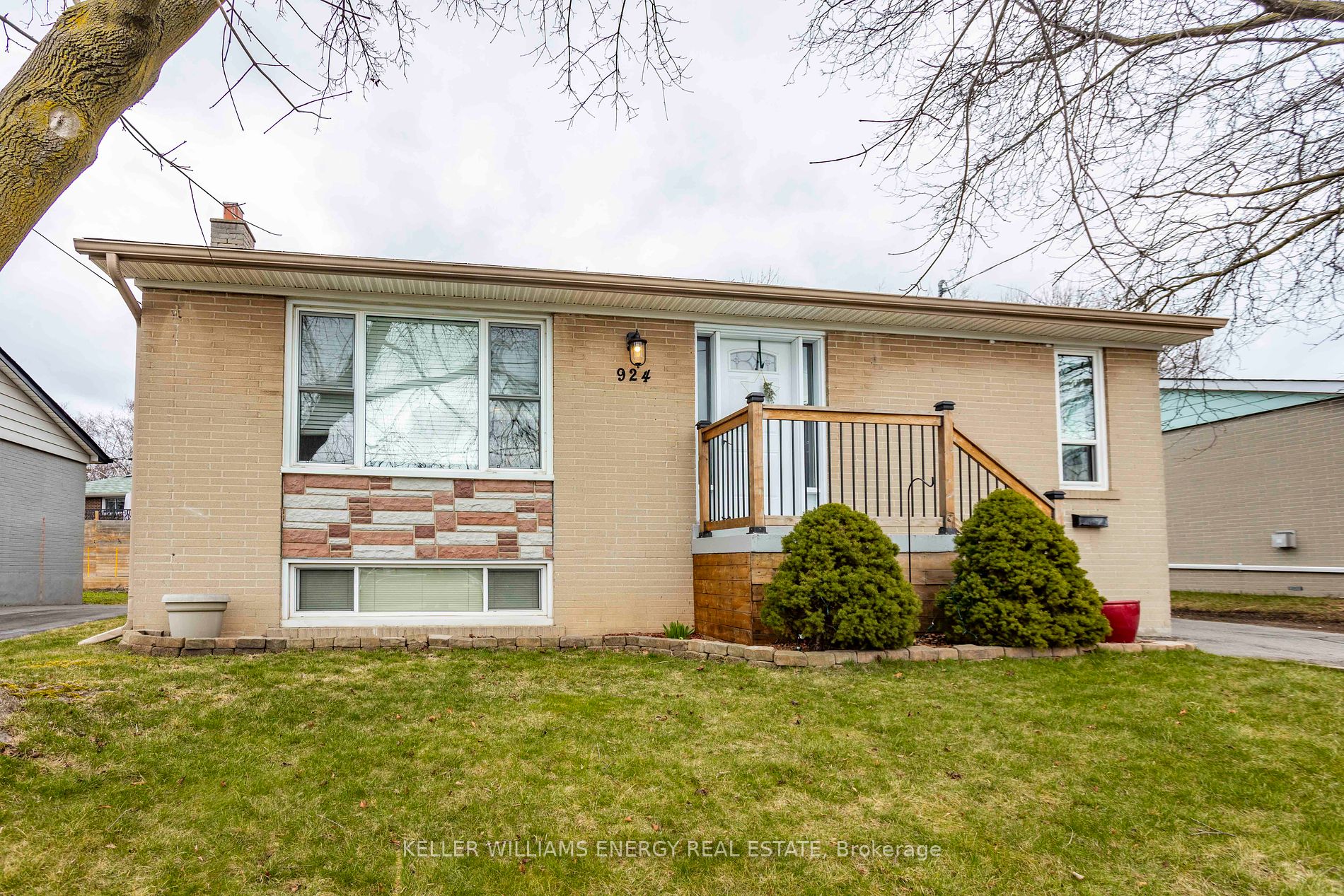 924 Greenwood Cres