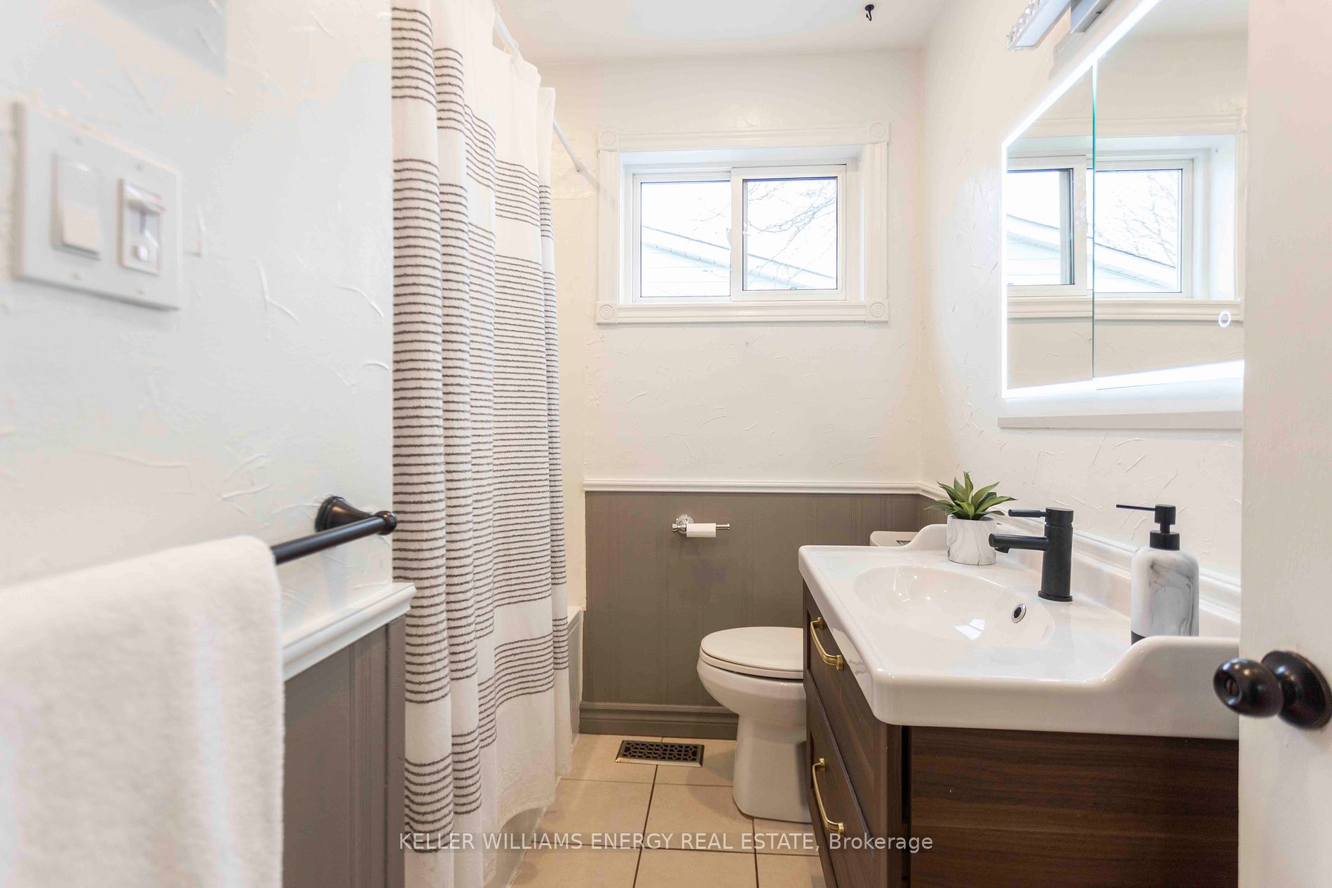 924 Greenwood Cres