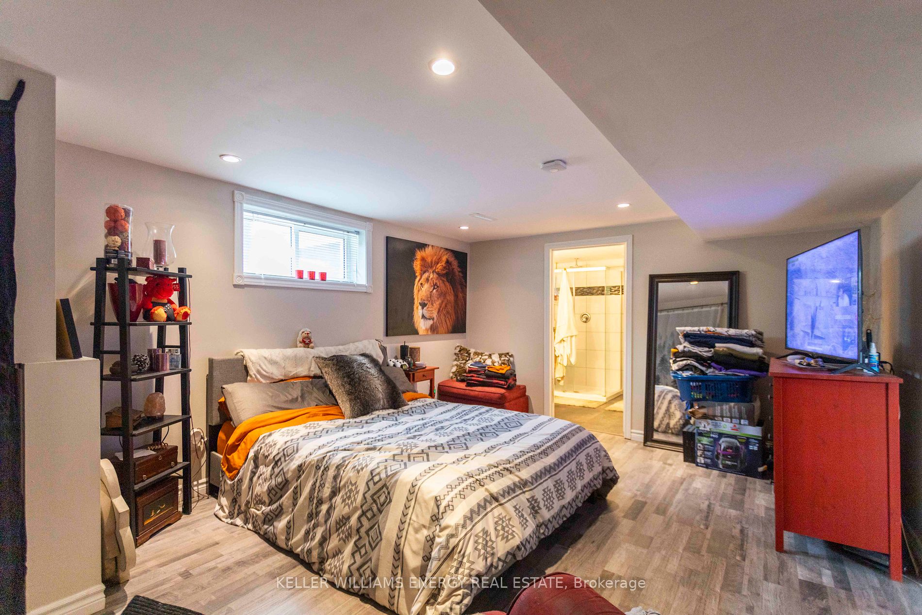 924 Greenwood Cres