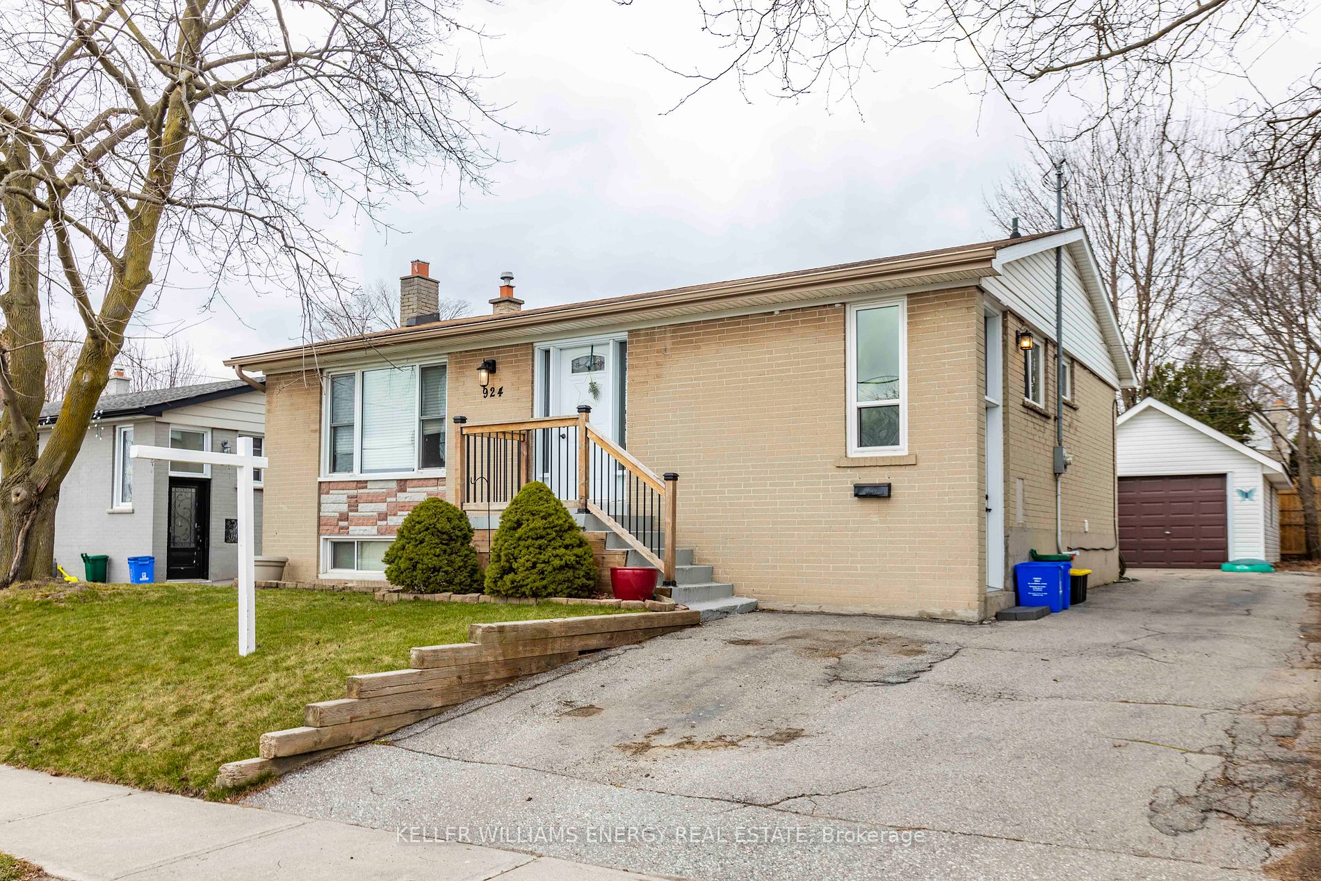 924 Greenwood Cres