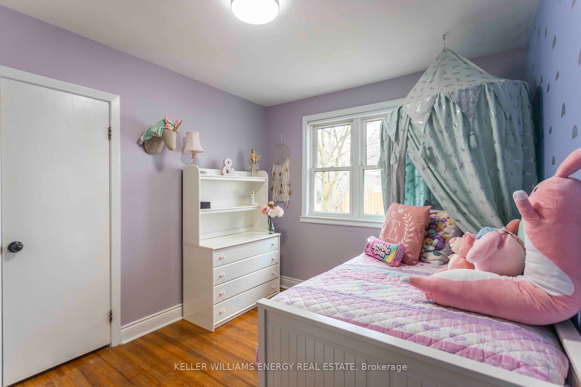 924 Greenwood Cres