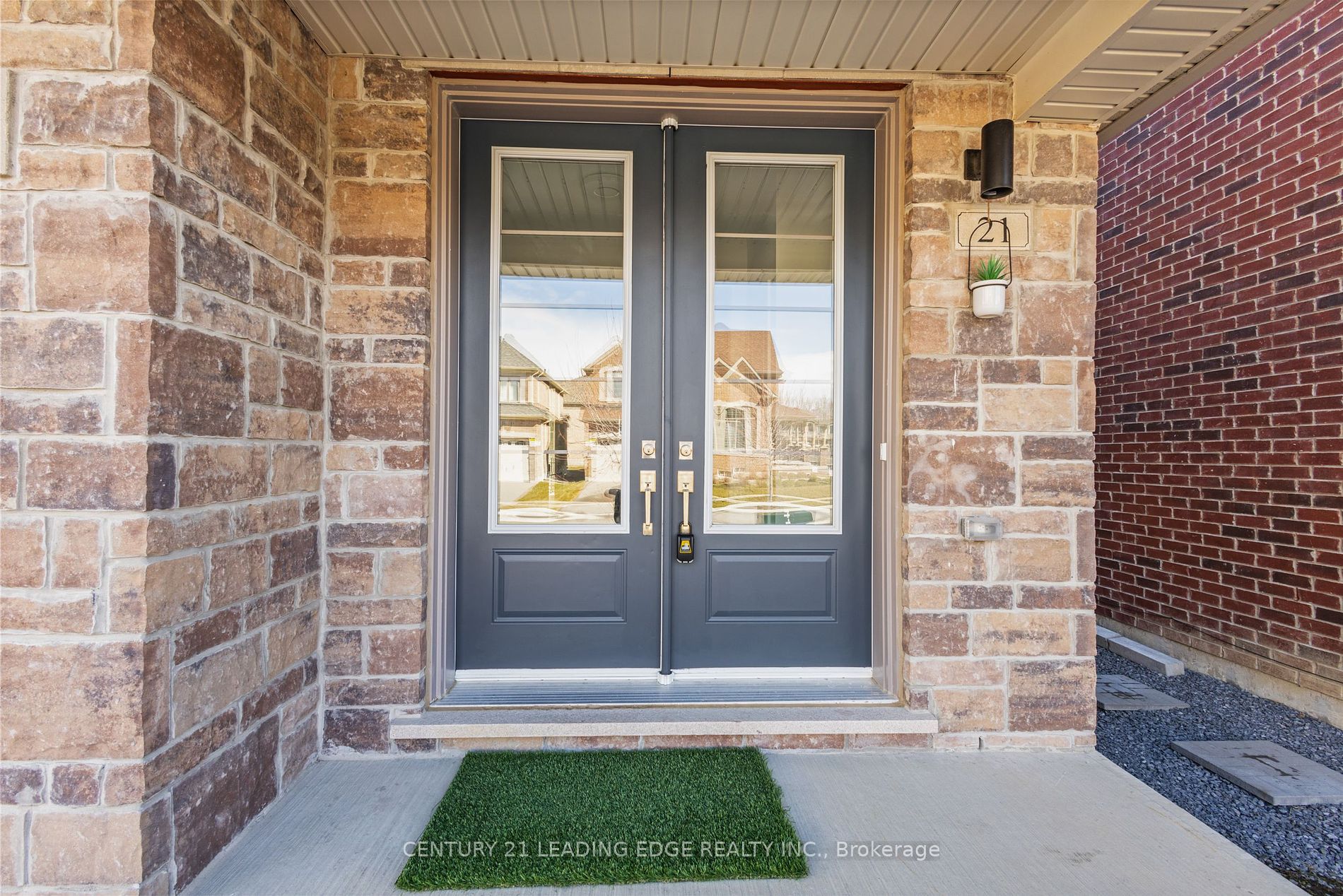 21 Blenheim Circ