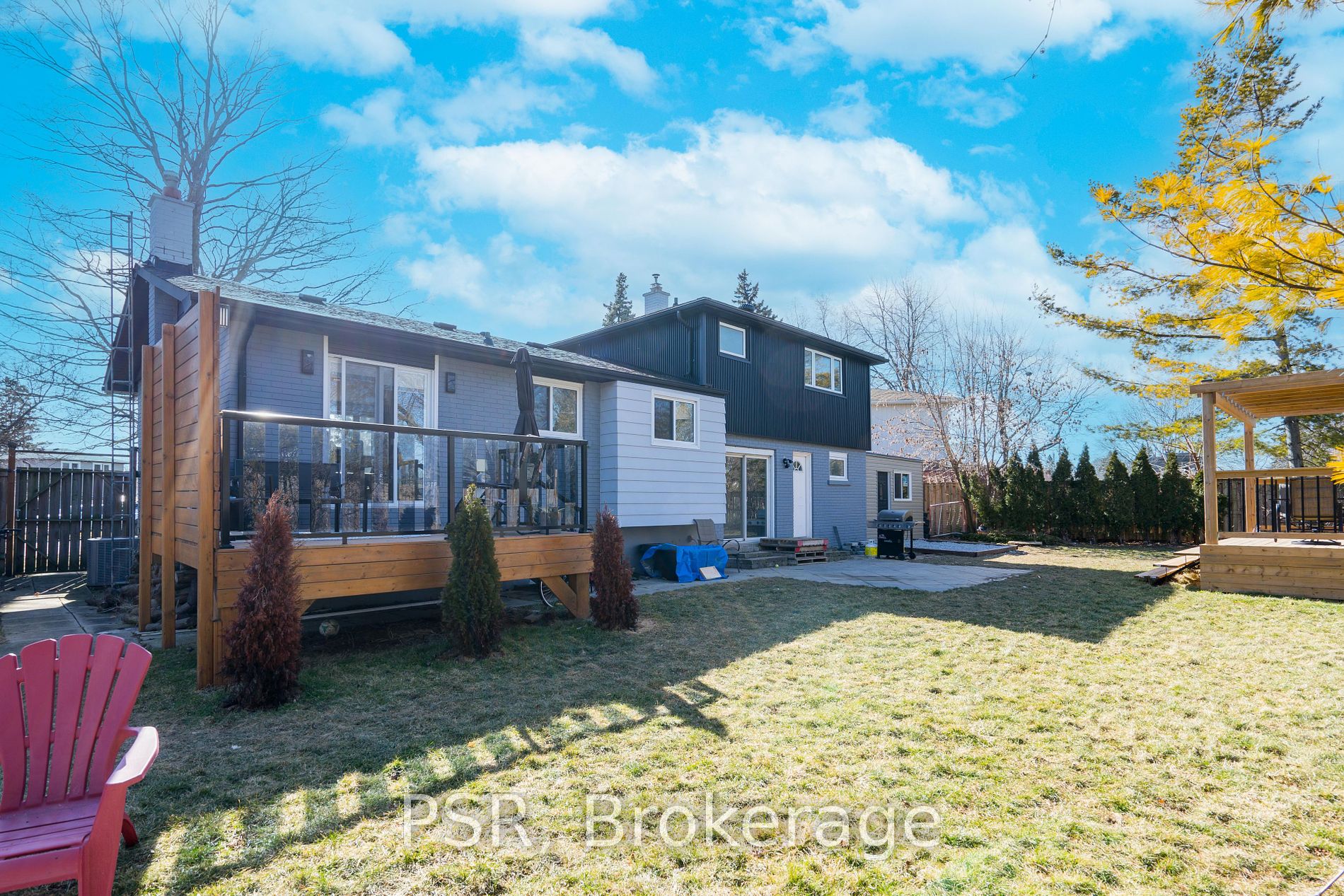 9 Farley Crt